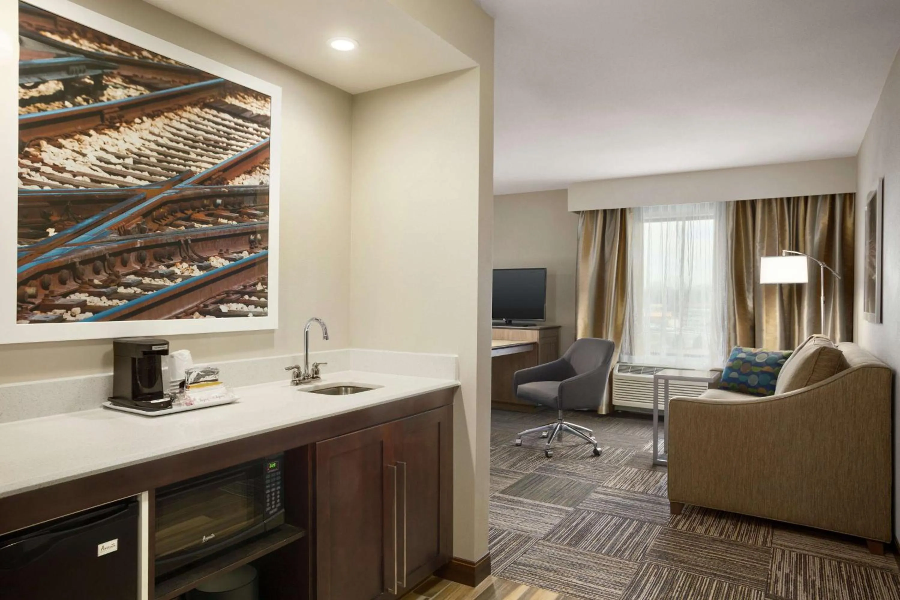 Living room in Hampton Inn & Suites Minooka