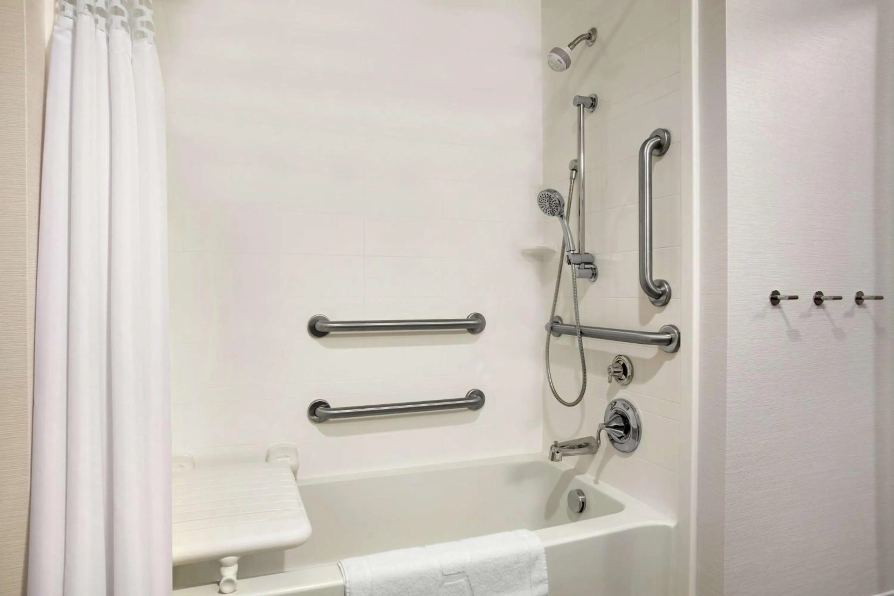 Bathroom in Hampton Inn & Suites Minooka