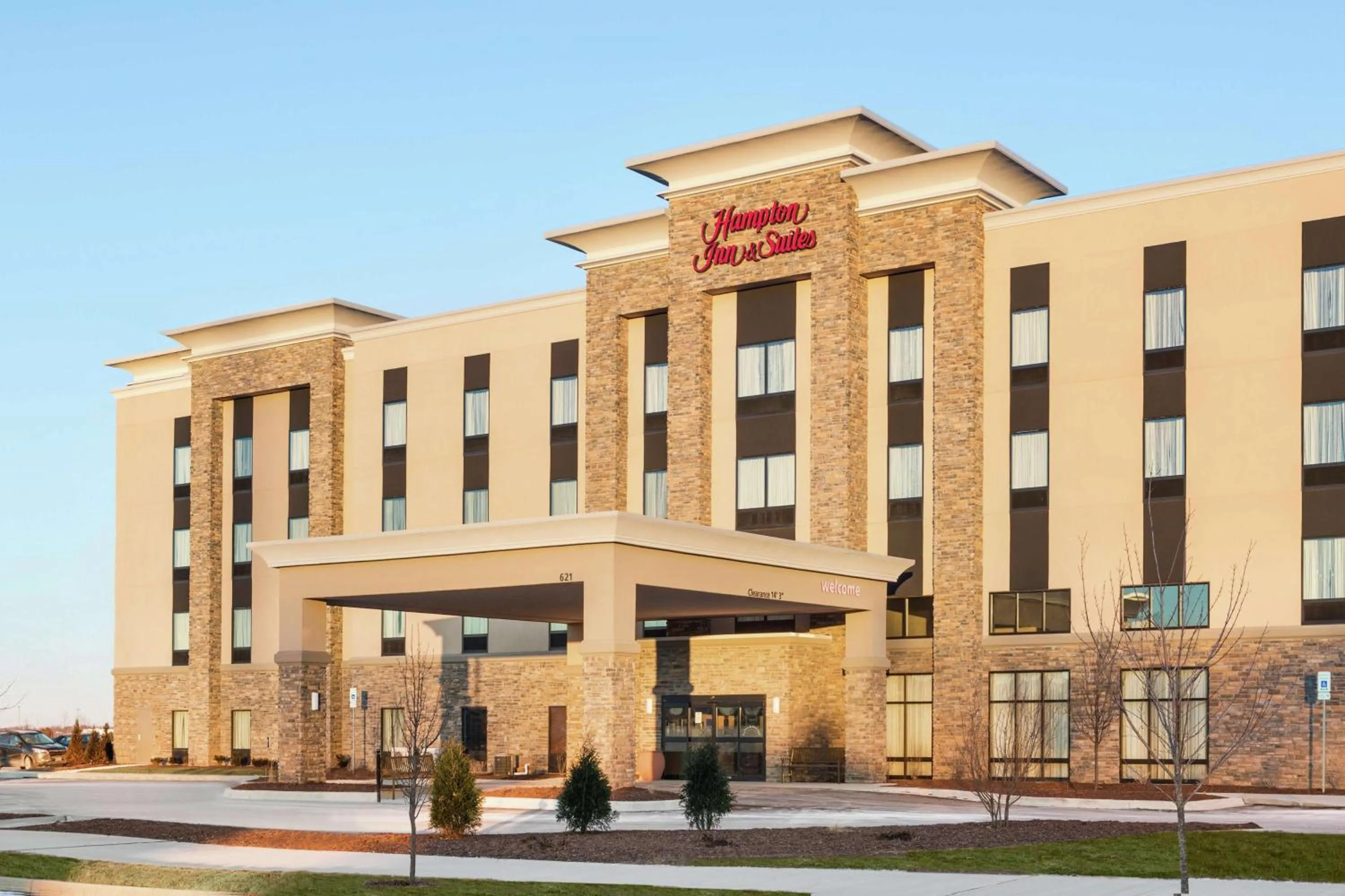 Property building in Hampton Inn & Suites Minooka