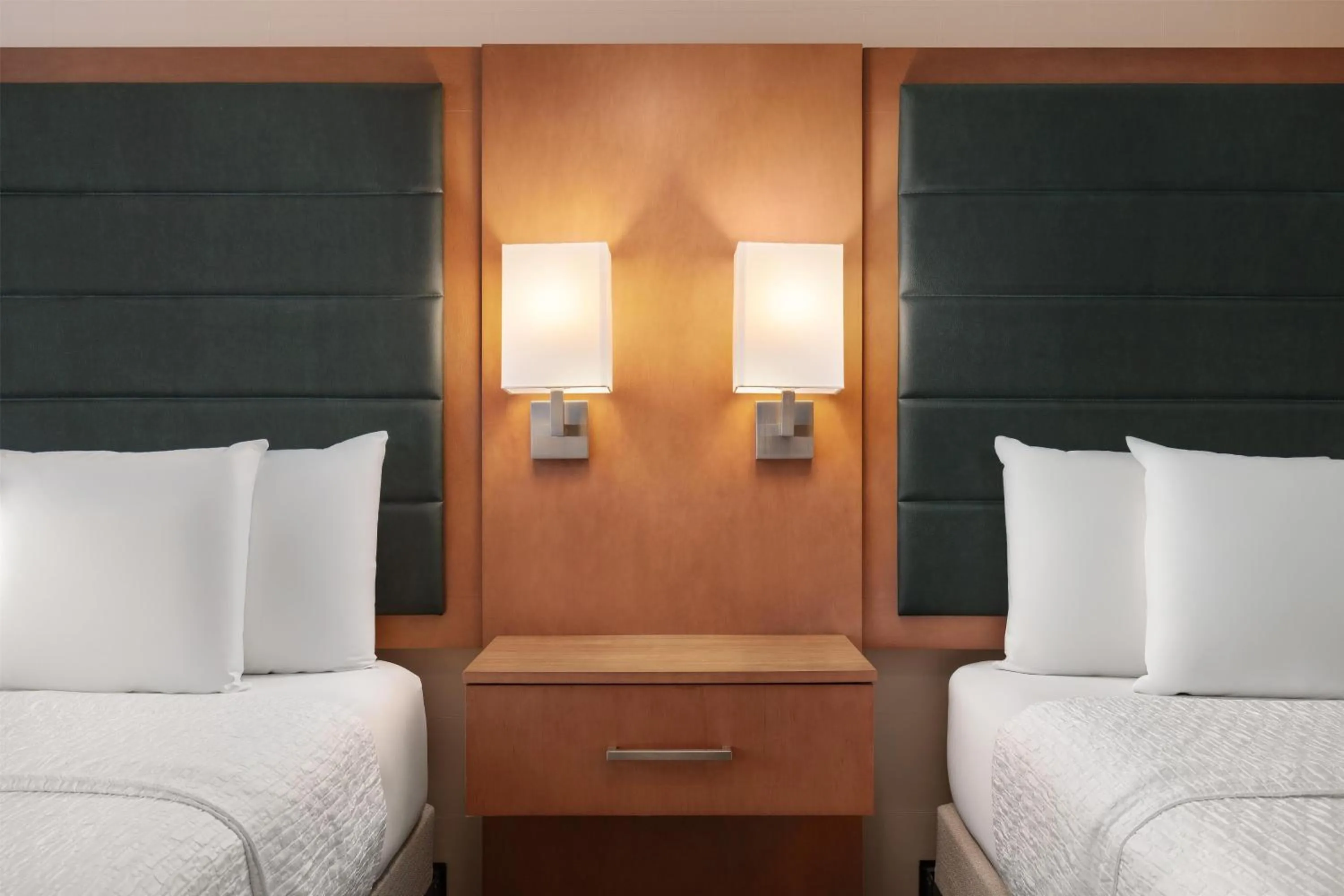 Bed in Homewood Suites TechRidge Parmer @ I-35