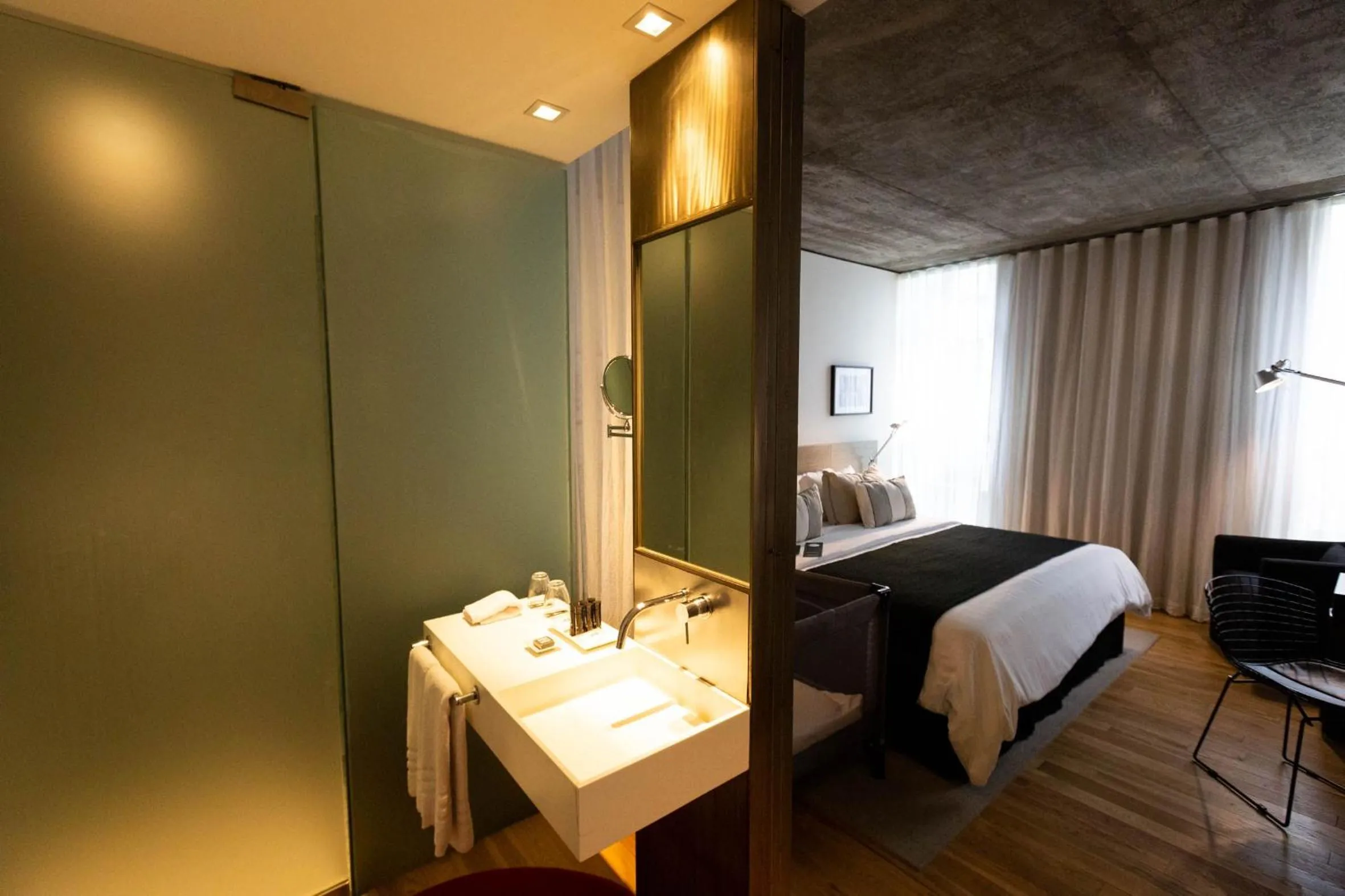 Bathroom, Bed in Anselmo Buenos Aires, Curio Collection by Hilton