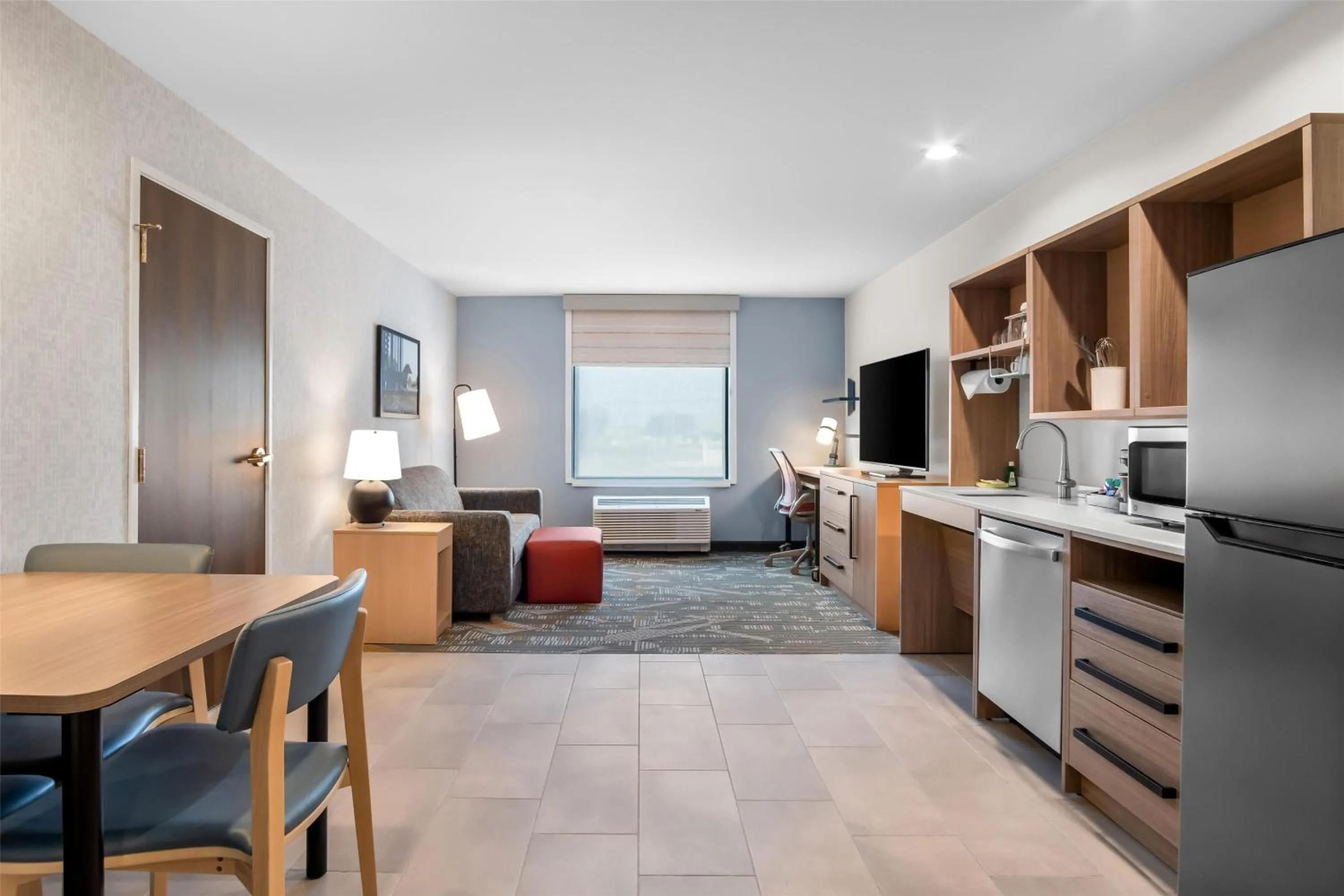 Living room in Home2 Suites by Hilton Irving/DFW Airport North