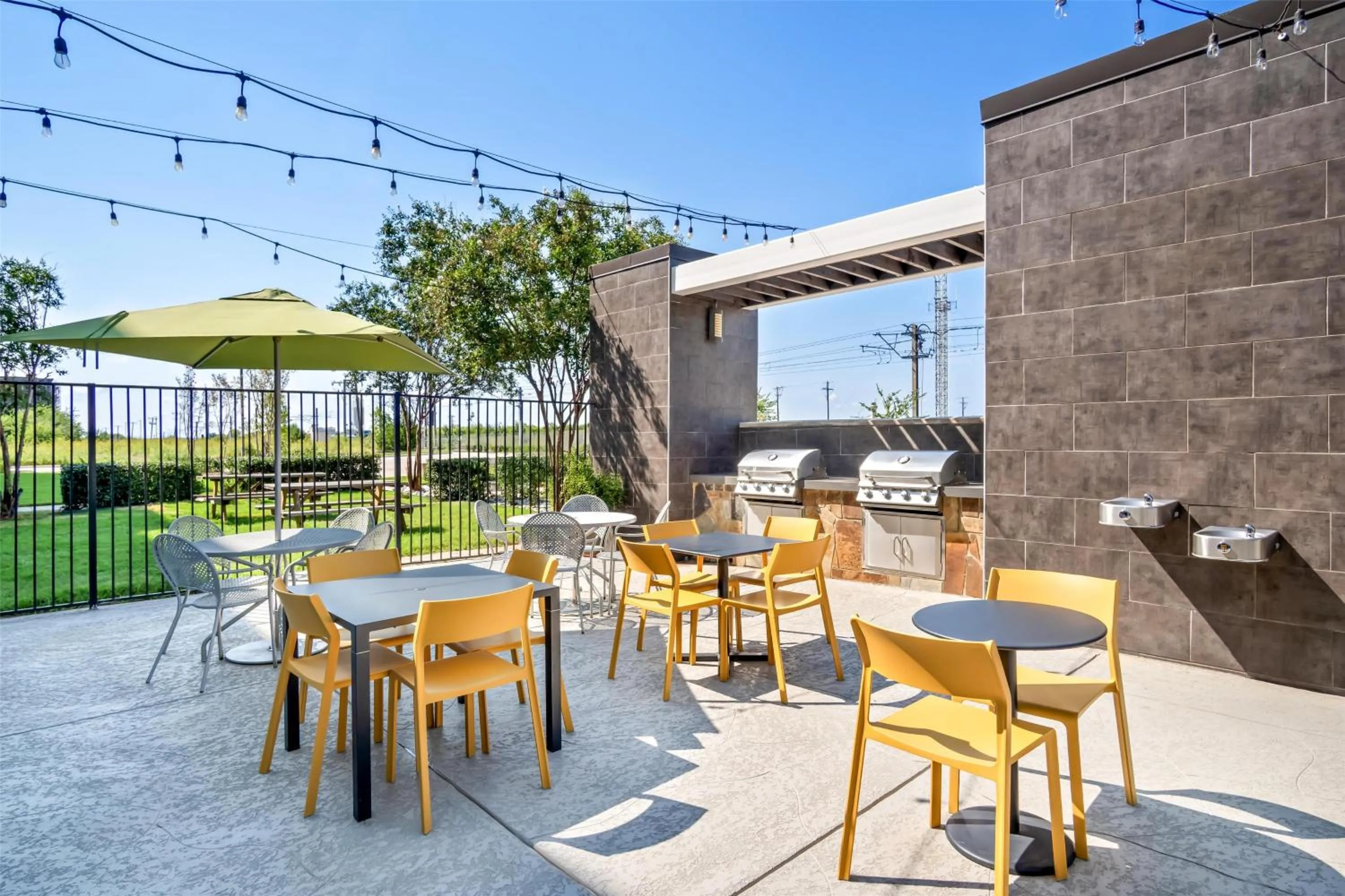 Patio in Home2 Suites by Hilton Irving/DFW Airport North
