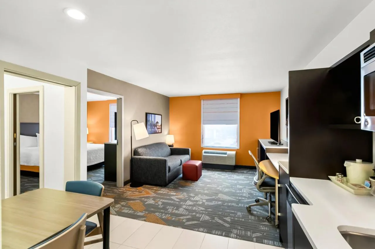 Bed in Home2 Suites by Hilton Irving/DFW Airport North