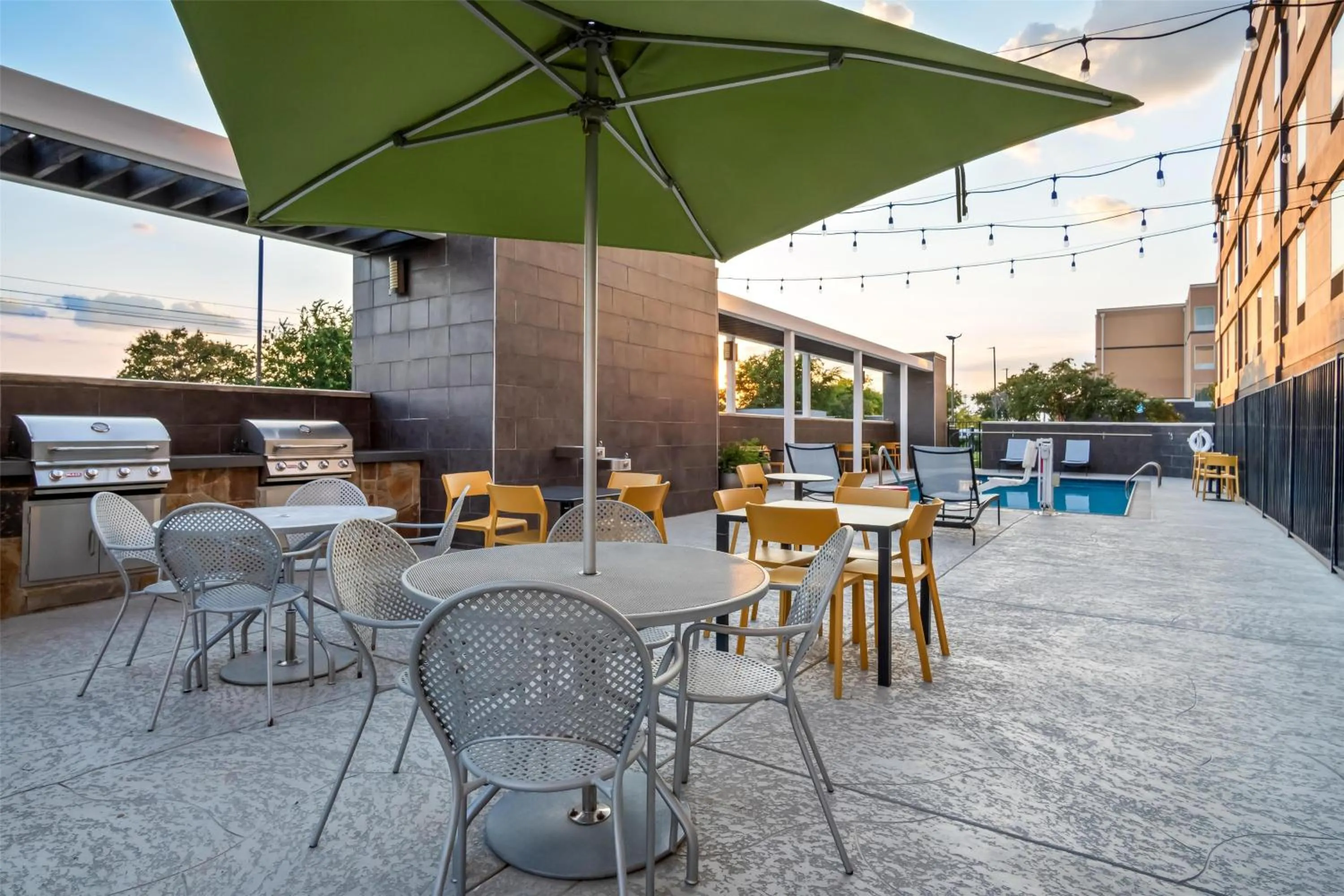 Patio in Home2 Suites by Hilton Irving/DFW Airport North