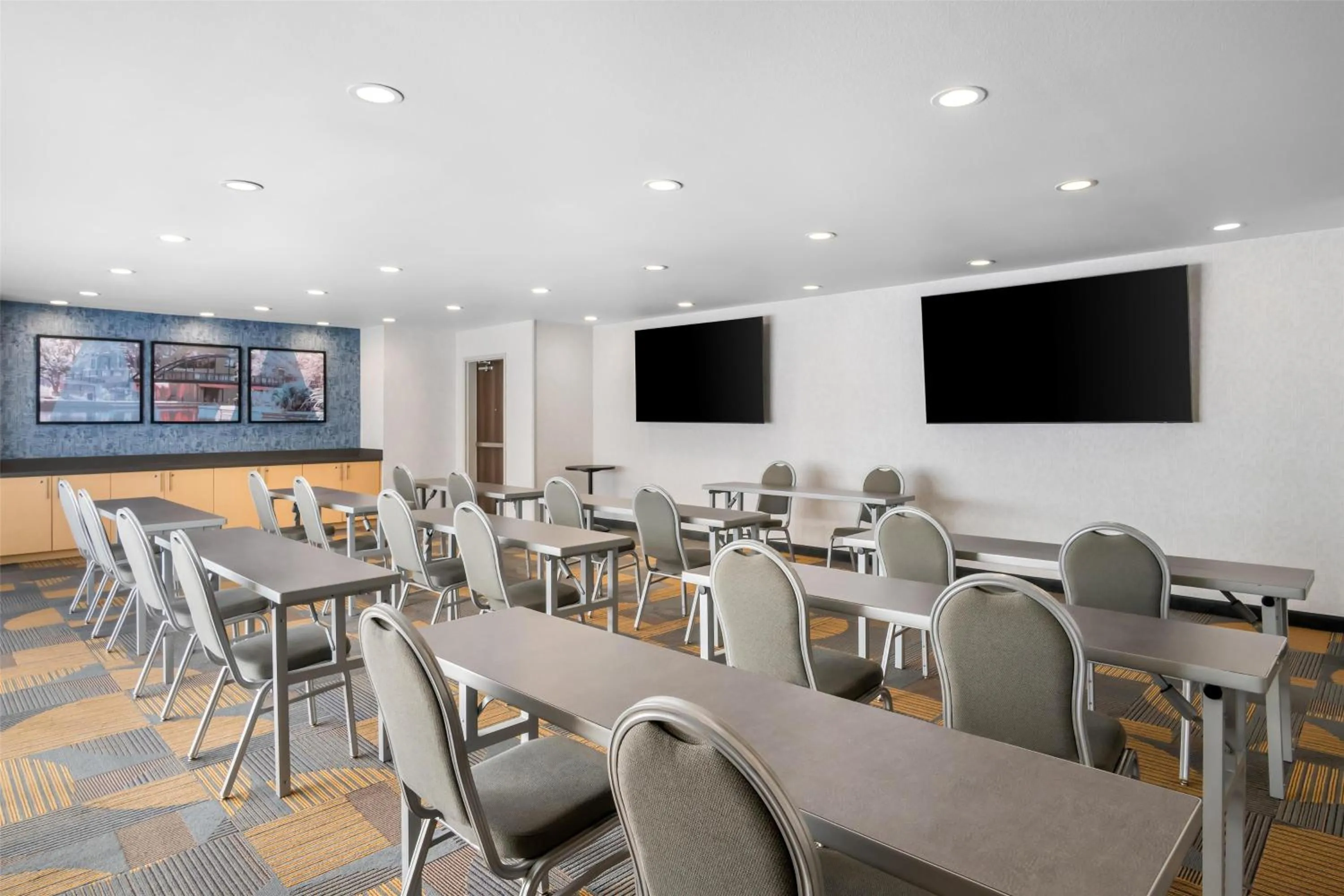 Meeting/conference room in Home2 Suites by Hilton Irving/DFW Airport North