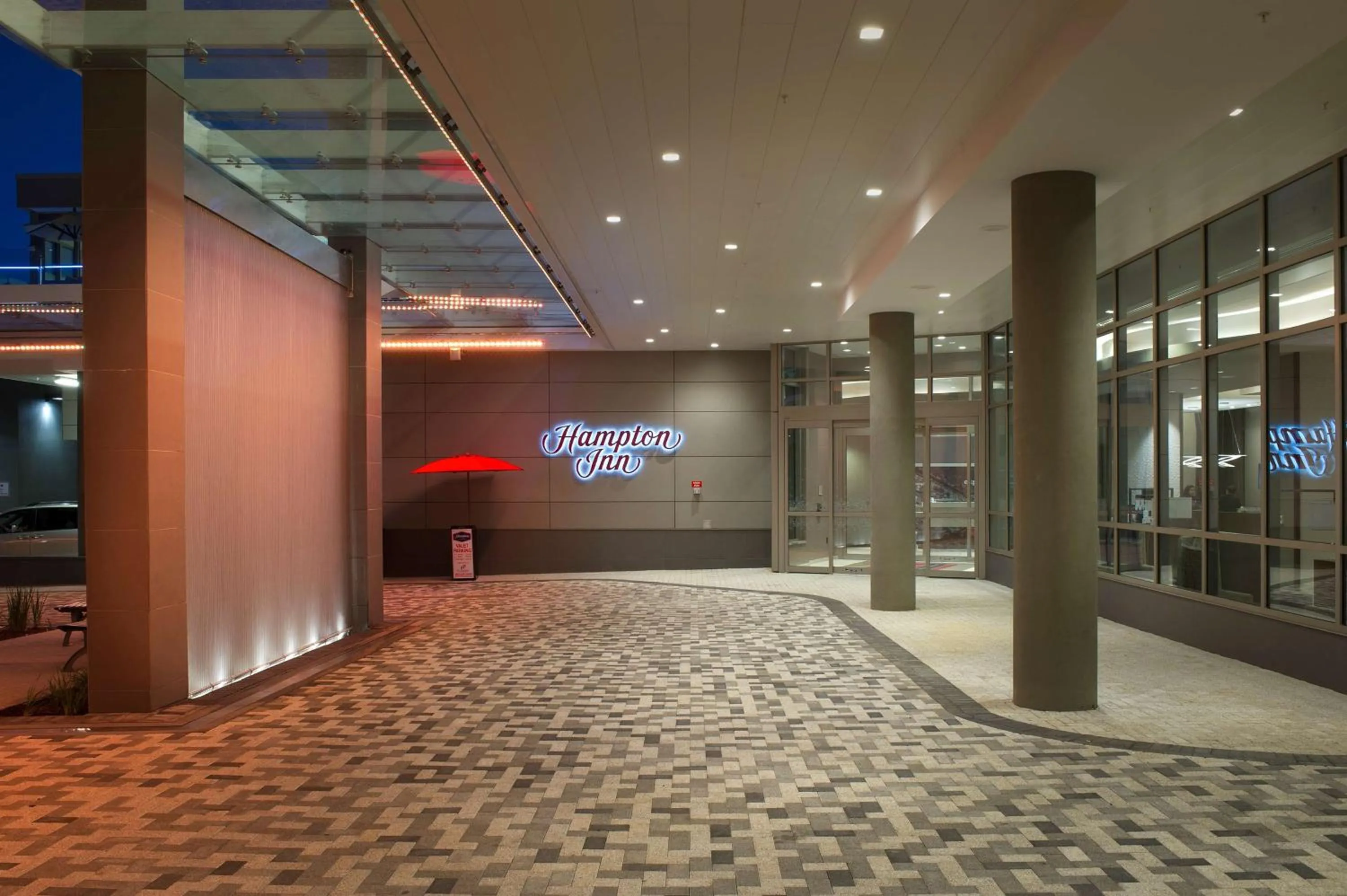 Facade/entrance in Hampton Inn Washington DC NoMa Union Station