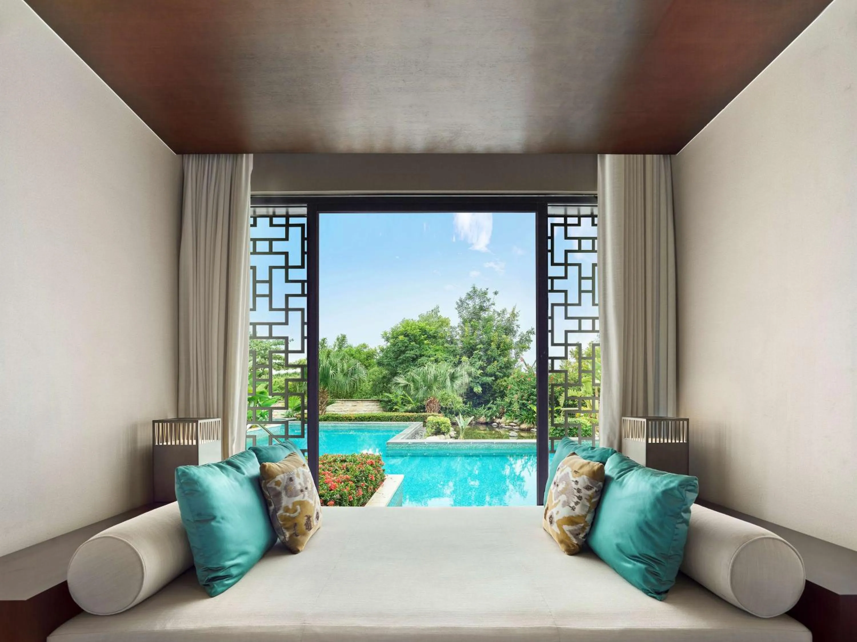 Living room, Bed in Hilton Wenchang