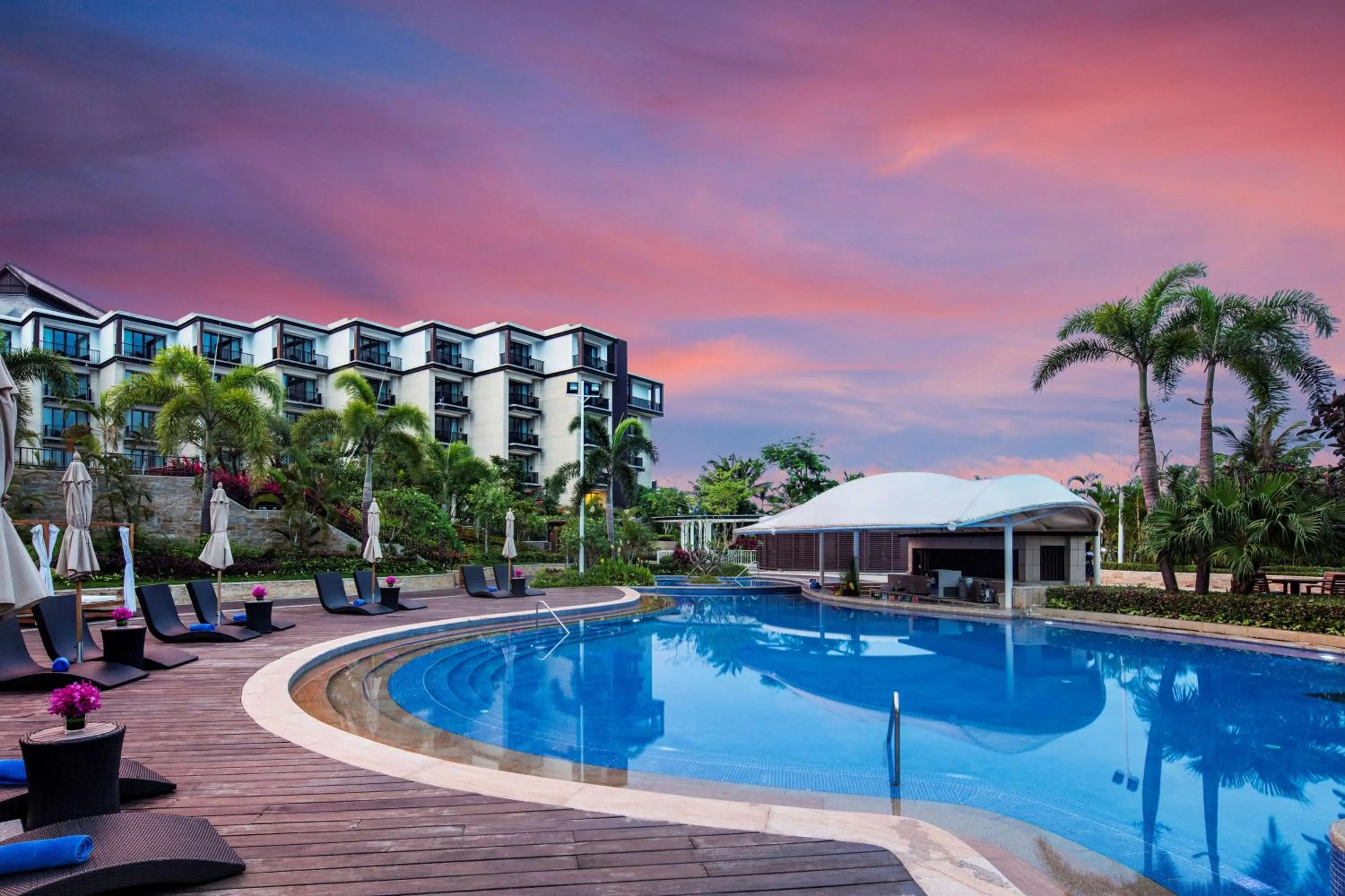 Pool view in Hilton Wenchang