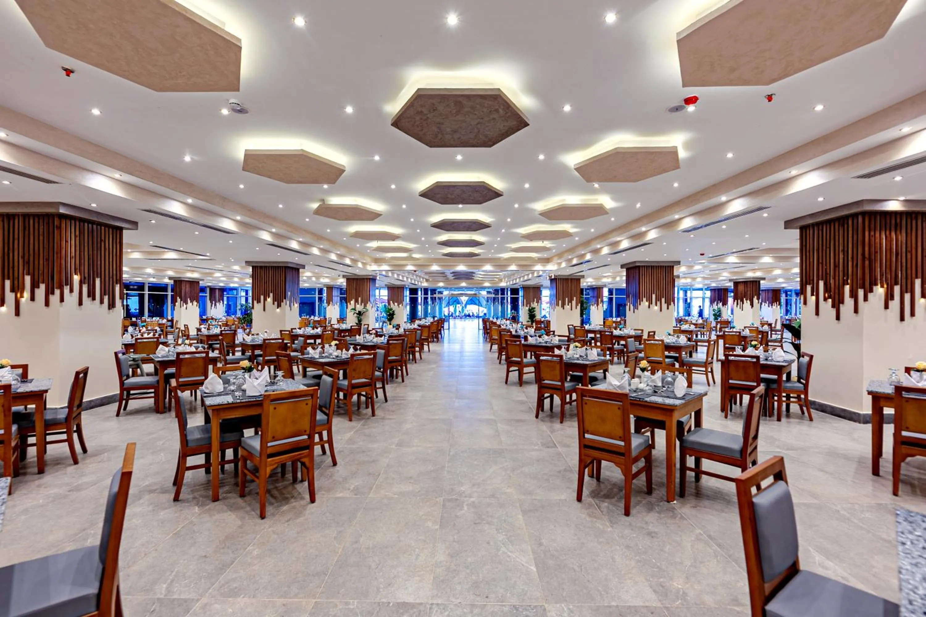 Restaurant/places to eat in Rewaya Majestic Resort