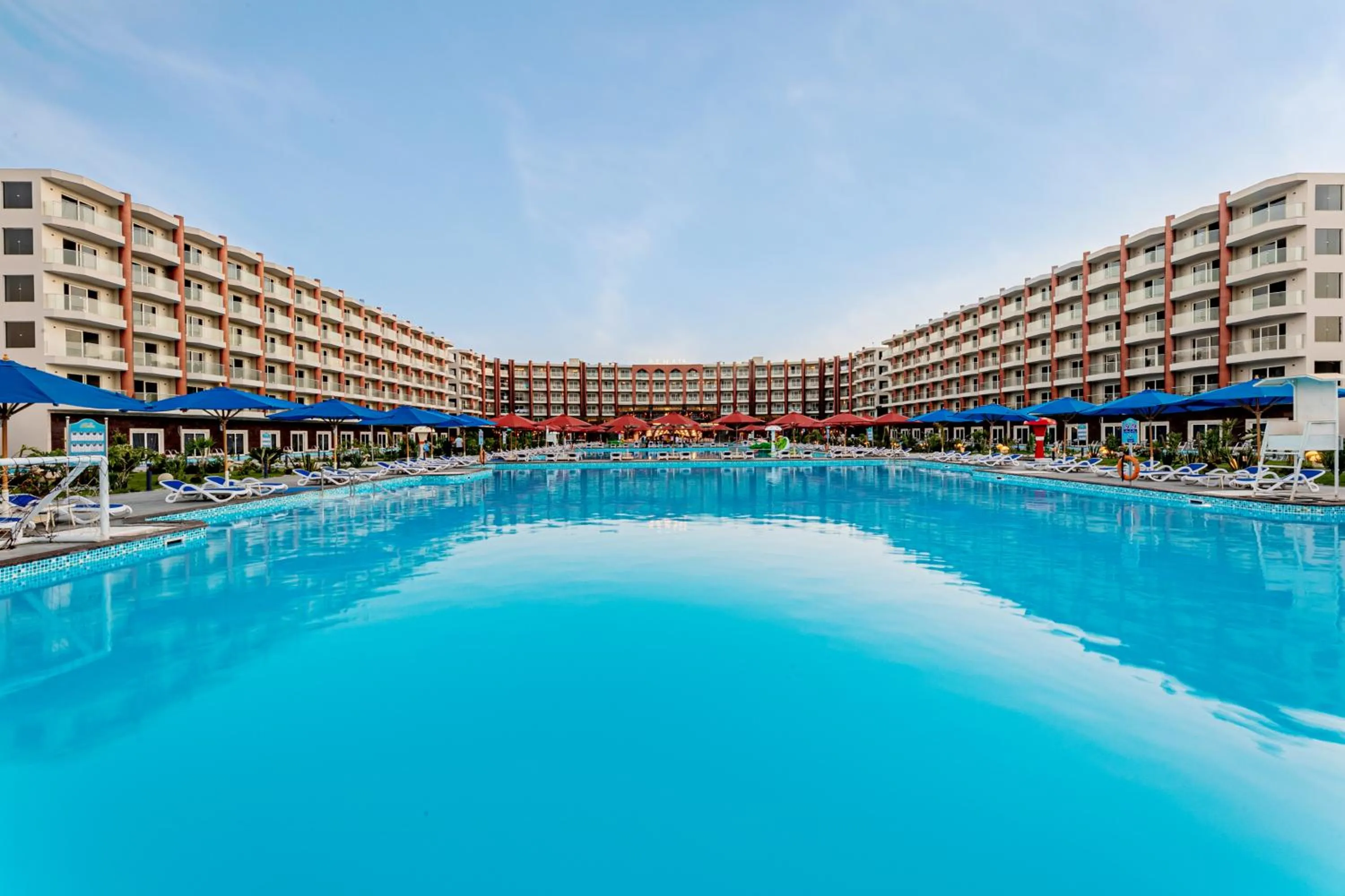 Swimming pool in Rewaya Majestic Resort