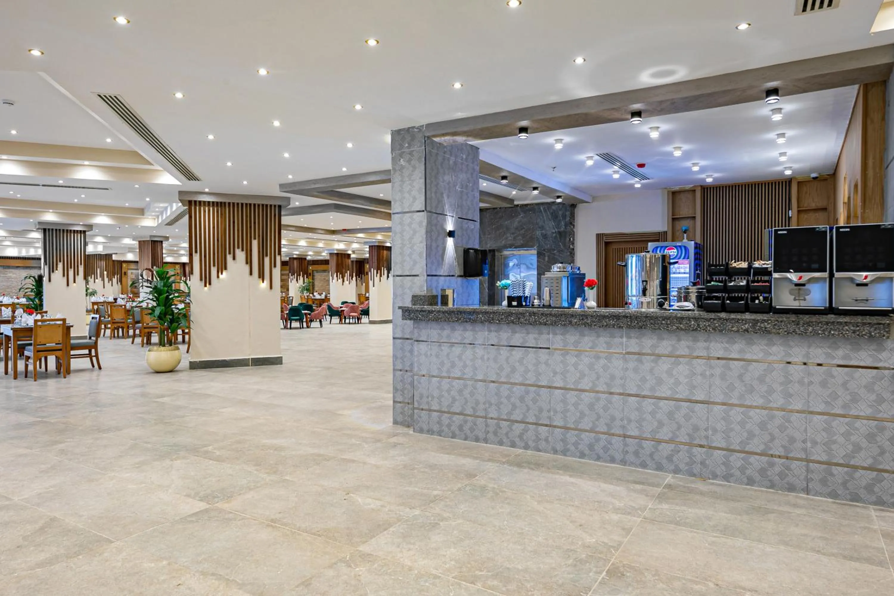 Restaurant/places to eat in Rewaya Majestic Resort