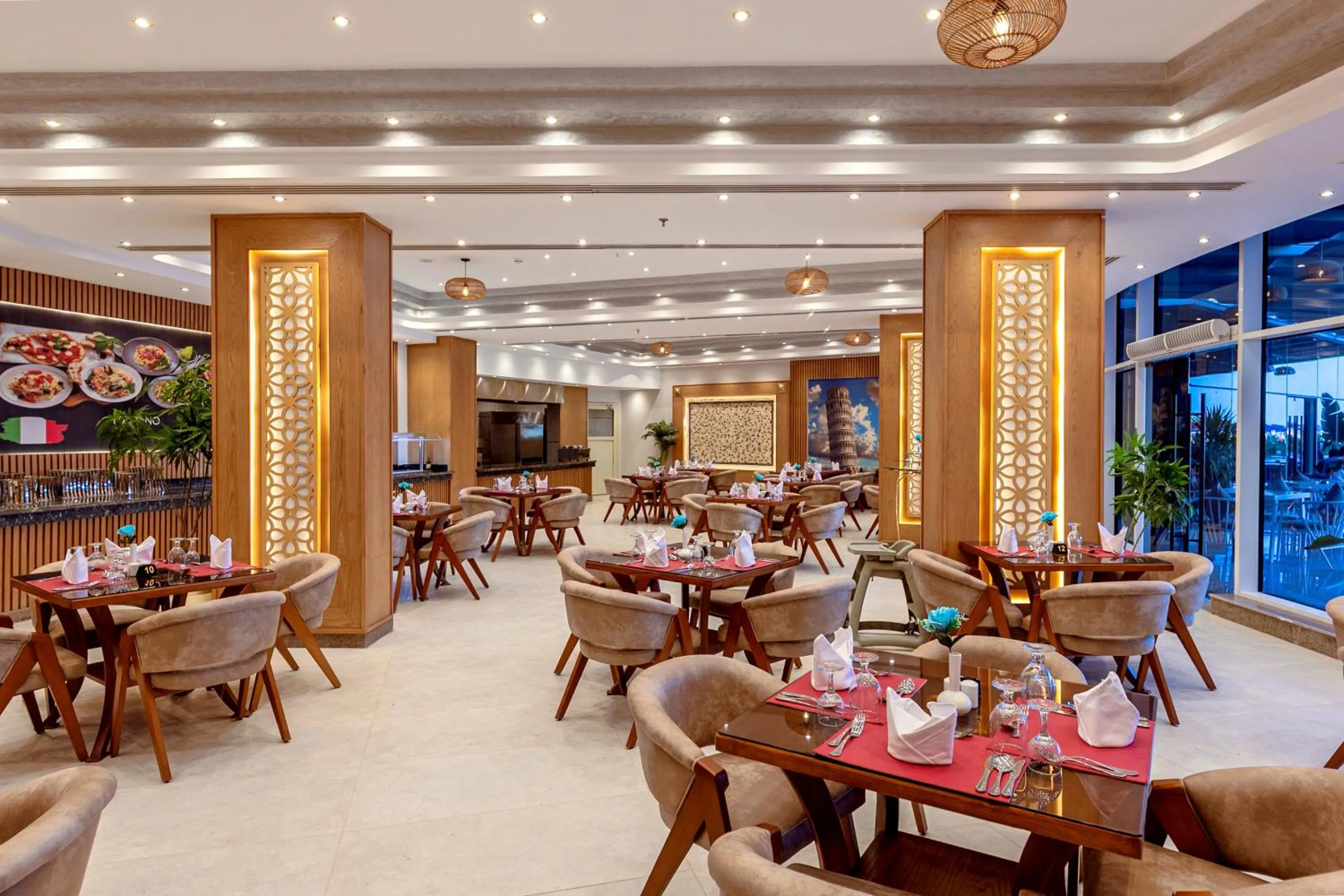 Restaurant/places to eat in Rewaya Majestic Resort