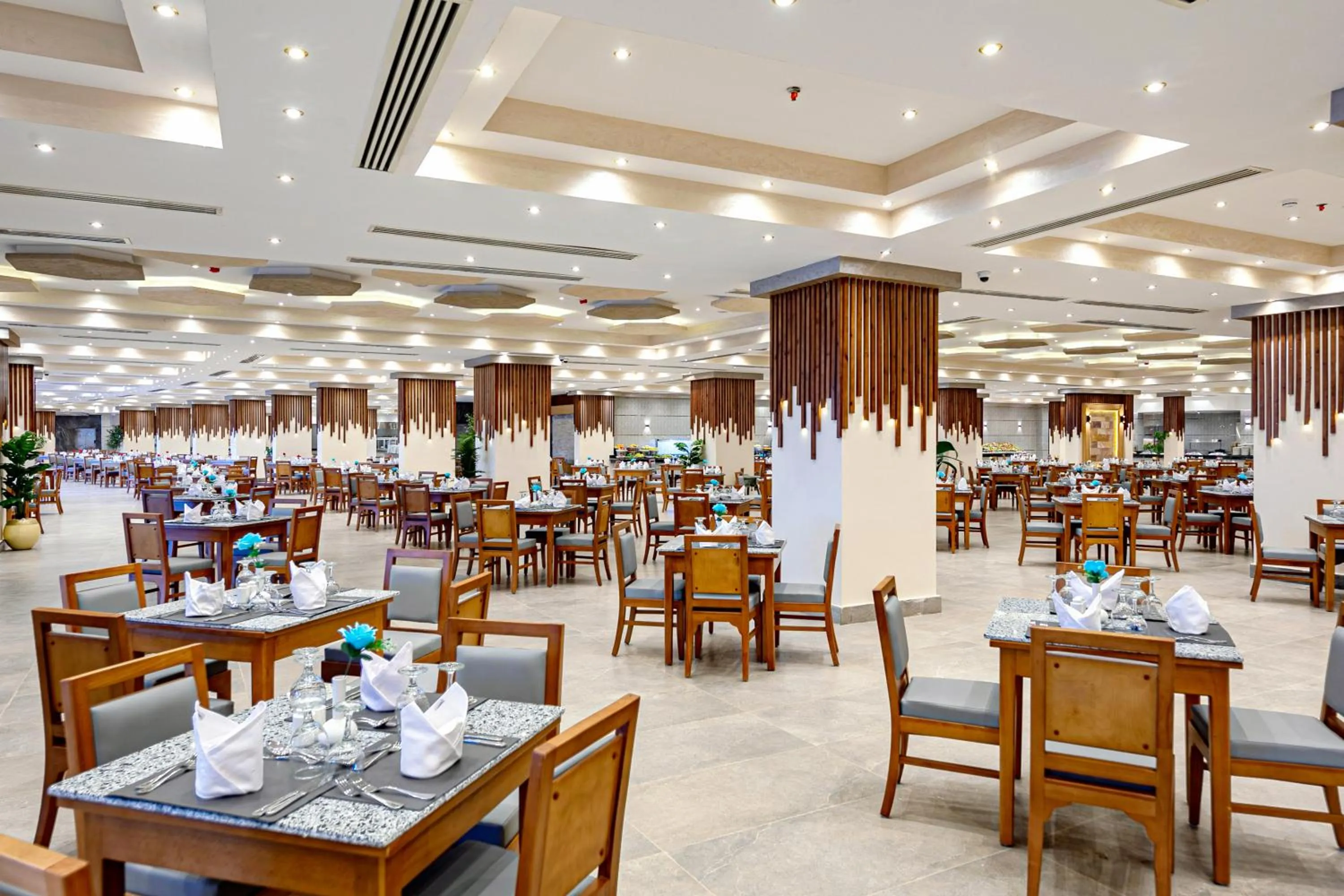 Restaurant/places to eat in Rewaya Majestic Resort