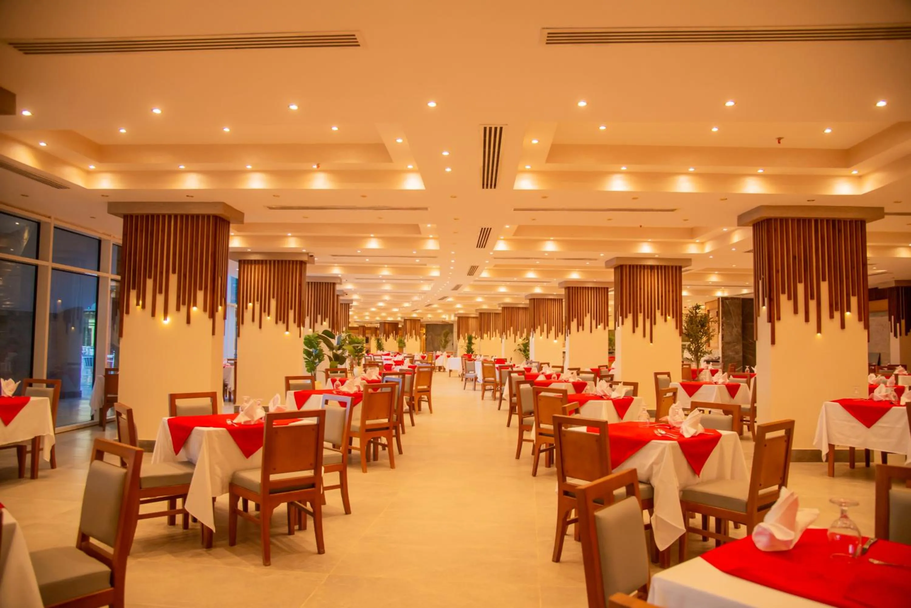 Restaurant/places to eat in Rewaya Majestic Resort