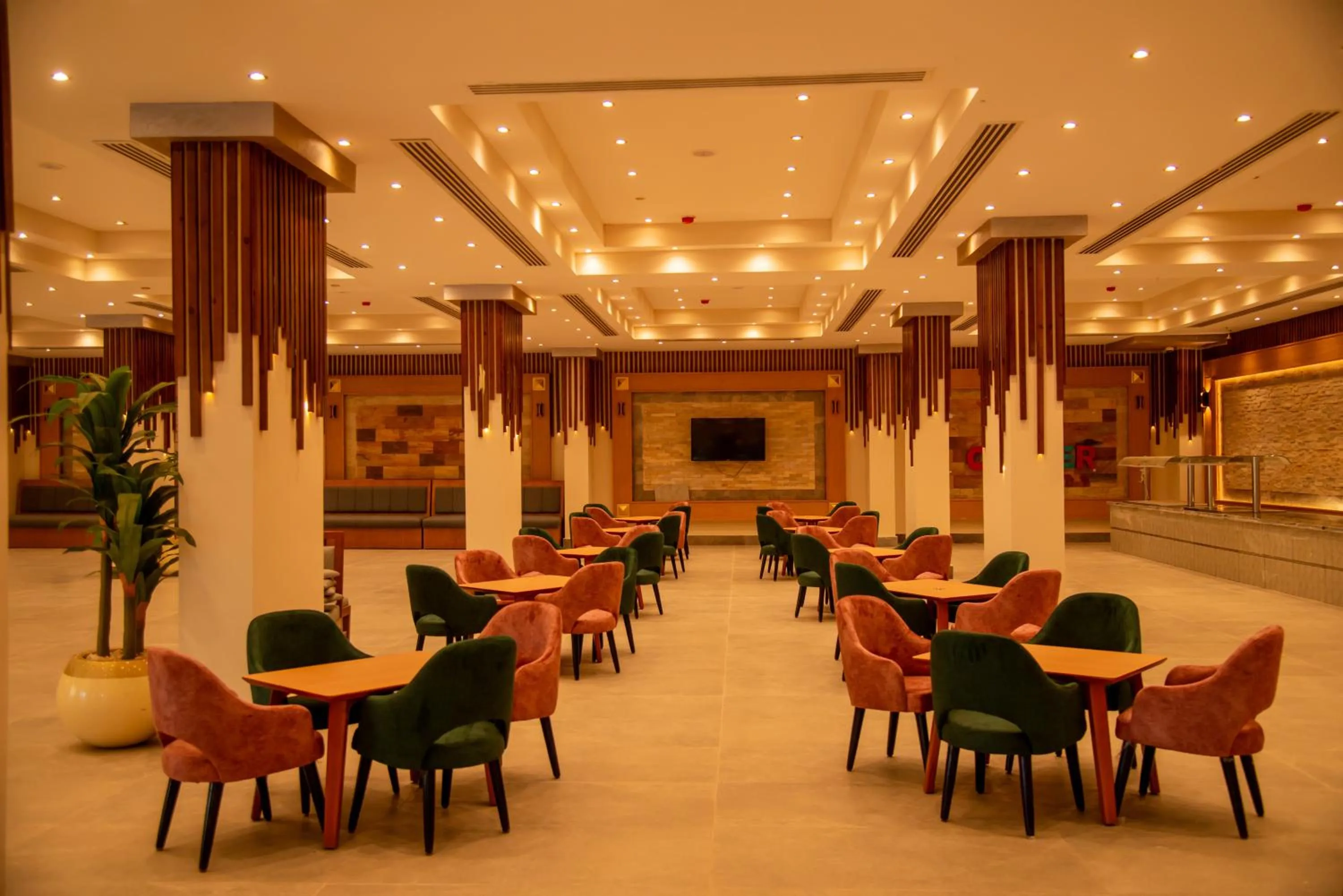 Food and drinks in Rewaya Majestic Resort