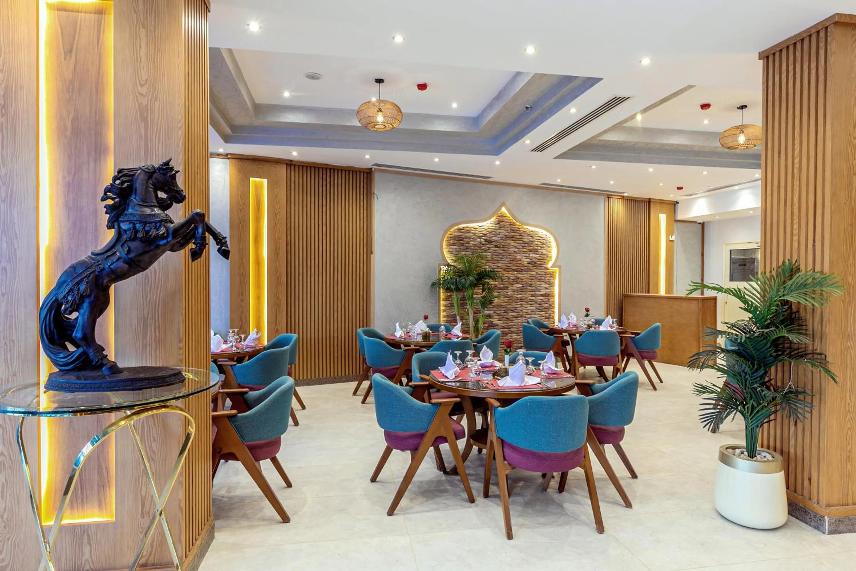 Restaurant/places to eat in Rewaya Majestic Resort