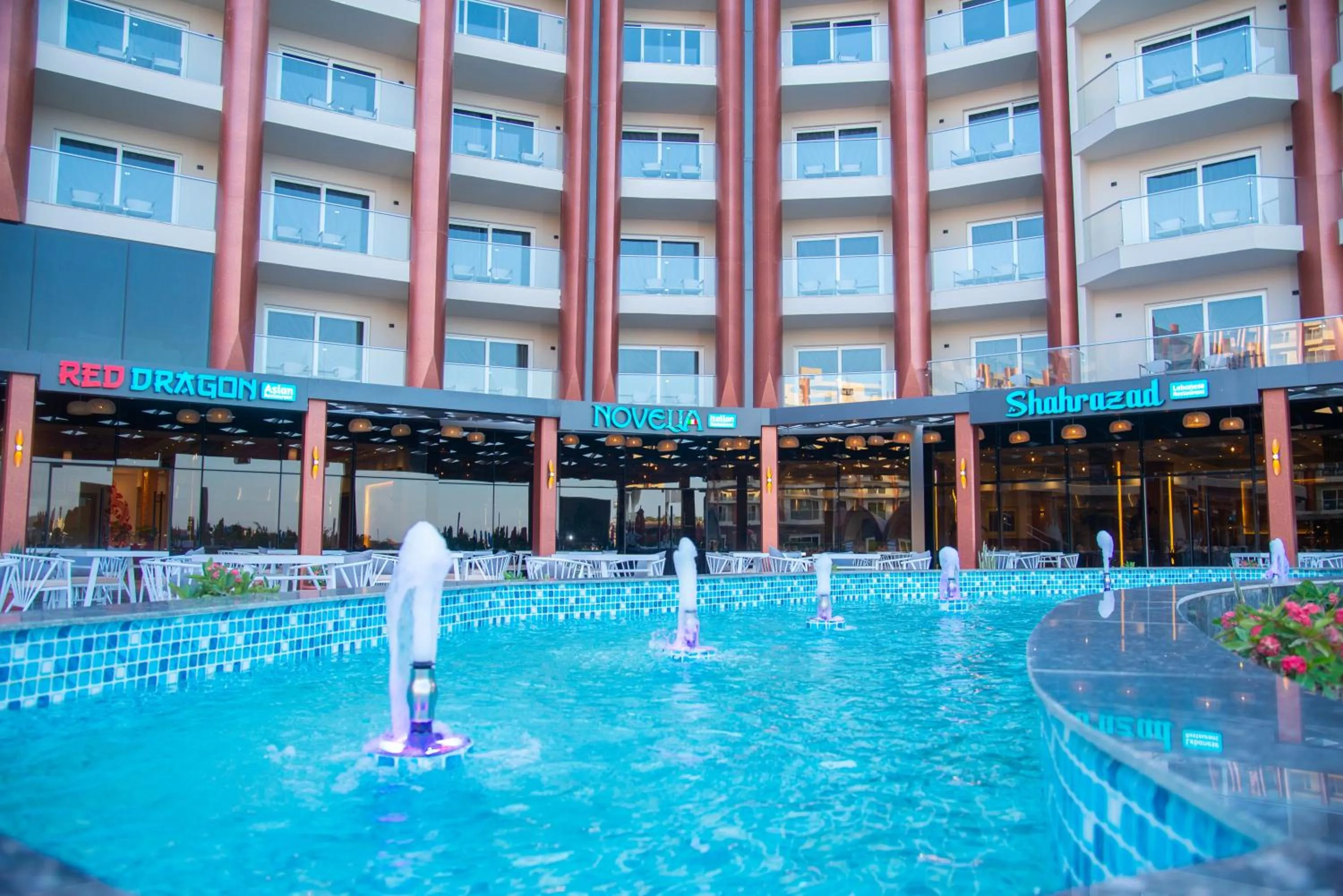 Restaurant/places to eat in Rewaya Majestic Resort