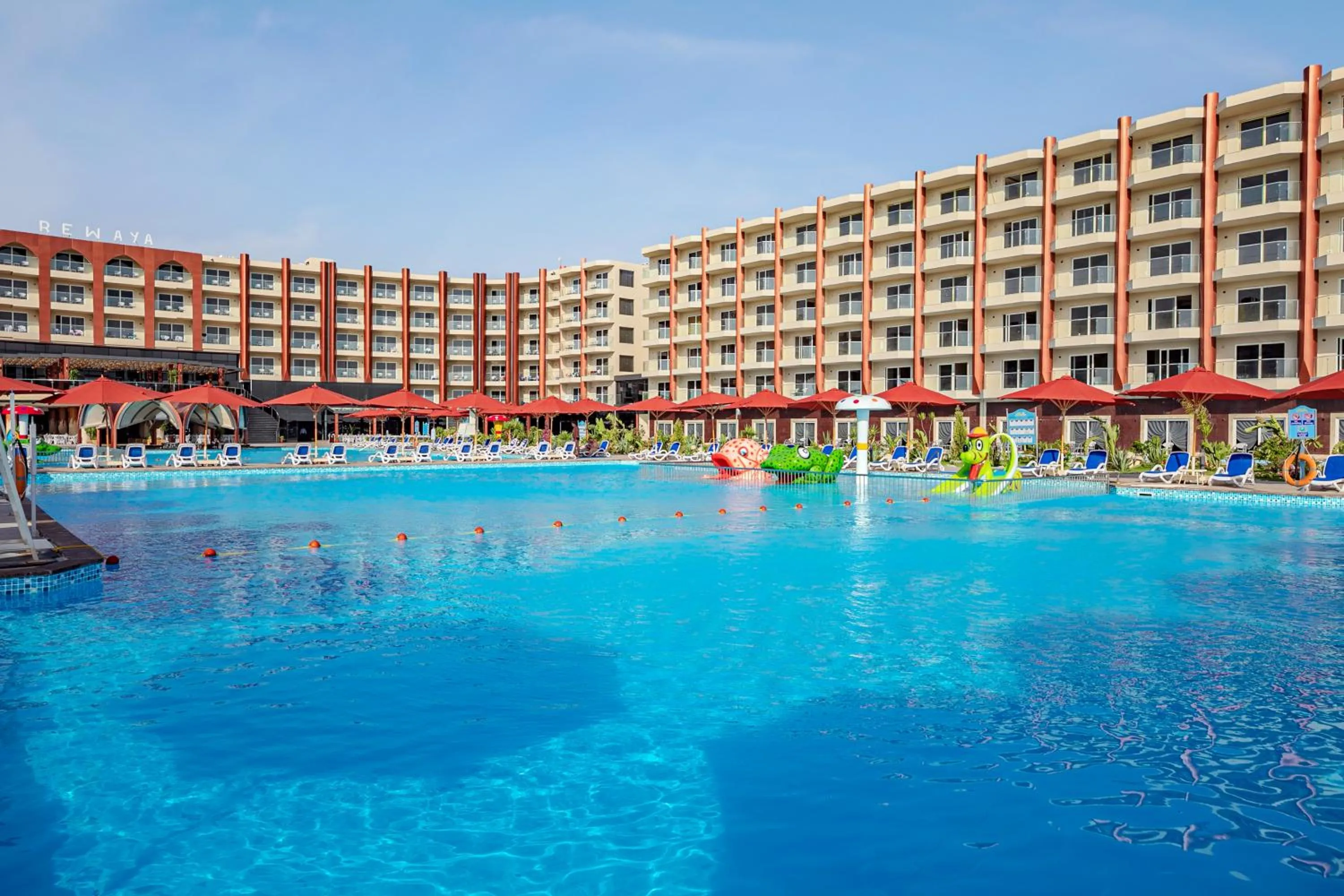 Swimming pool in Rewaya Majestic Resort