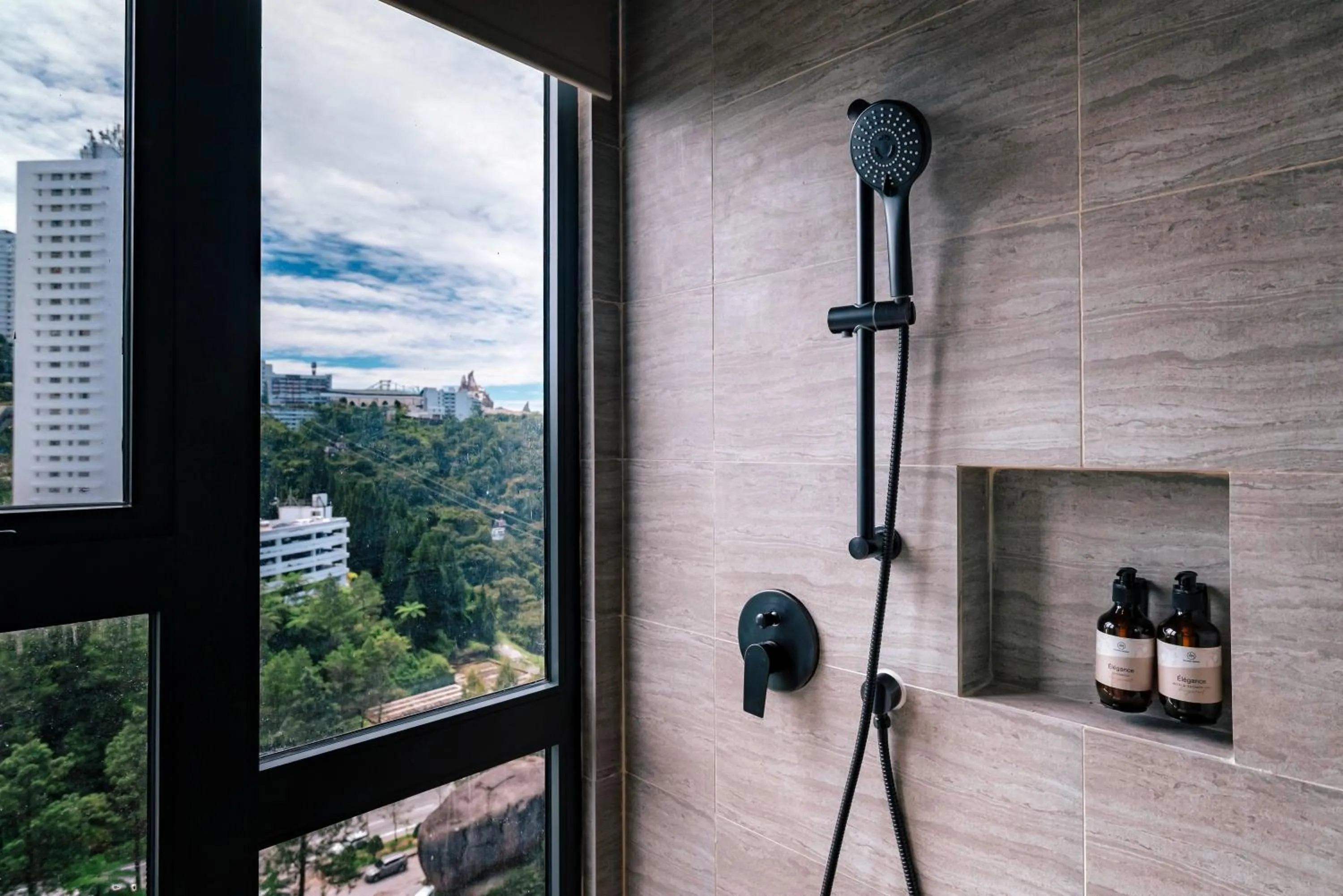 Antara Genting by Harvinton Mansion