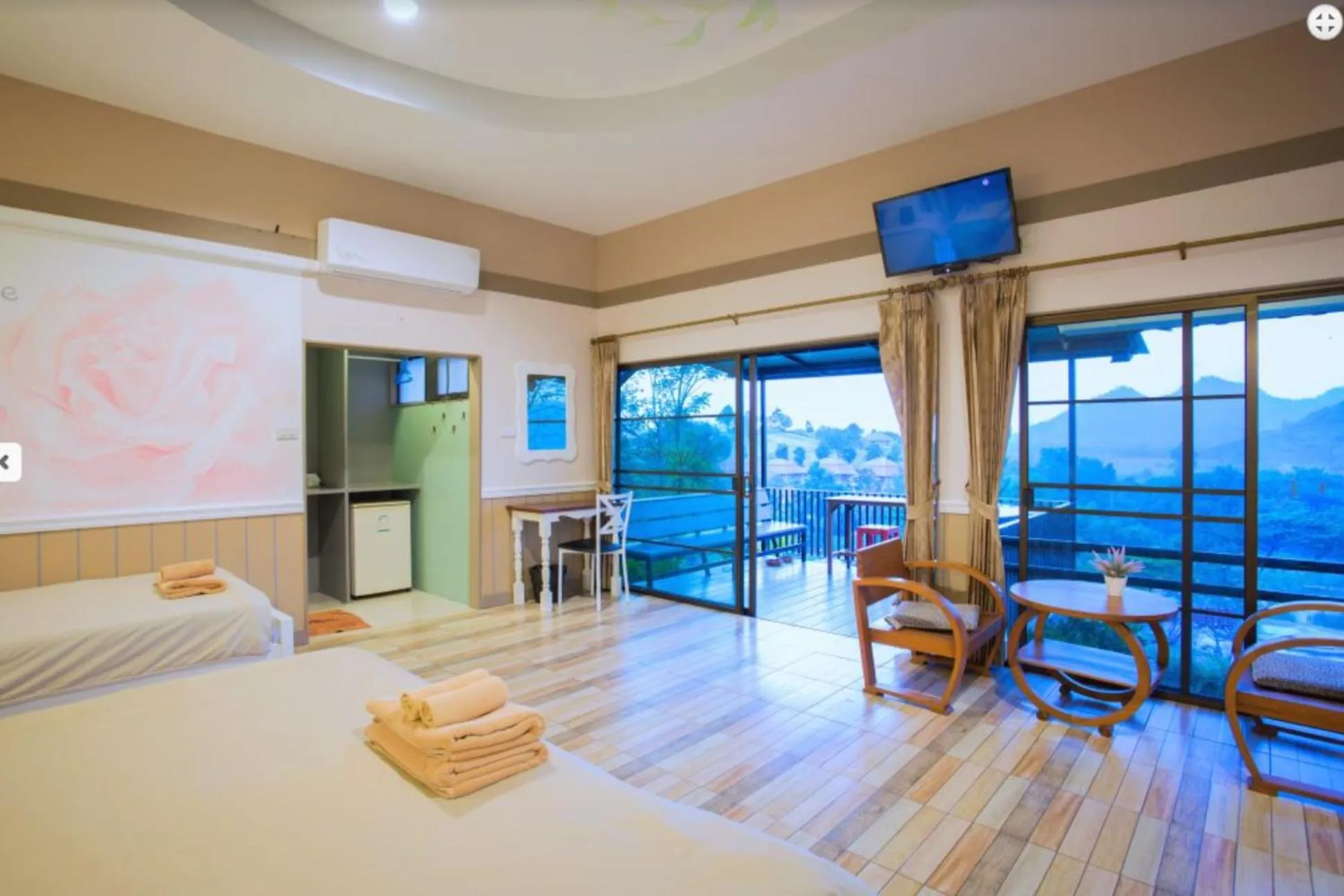 Bed in TonSilp Art Home