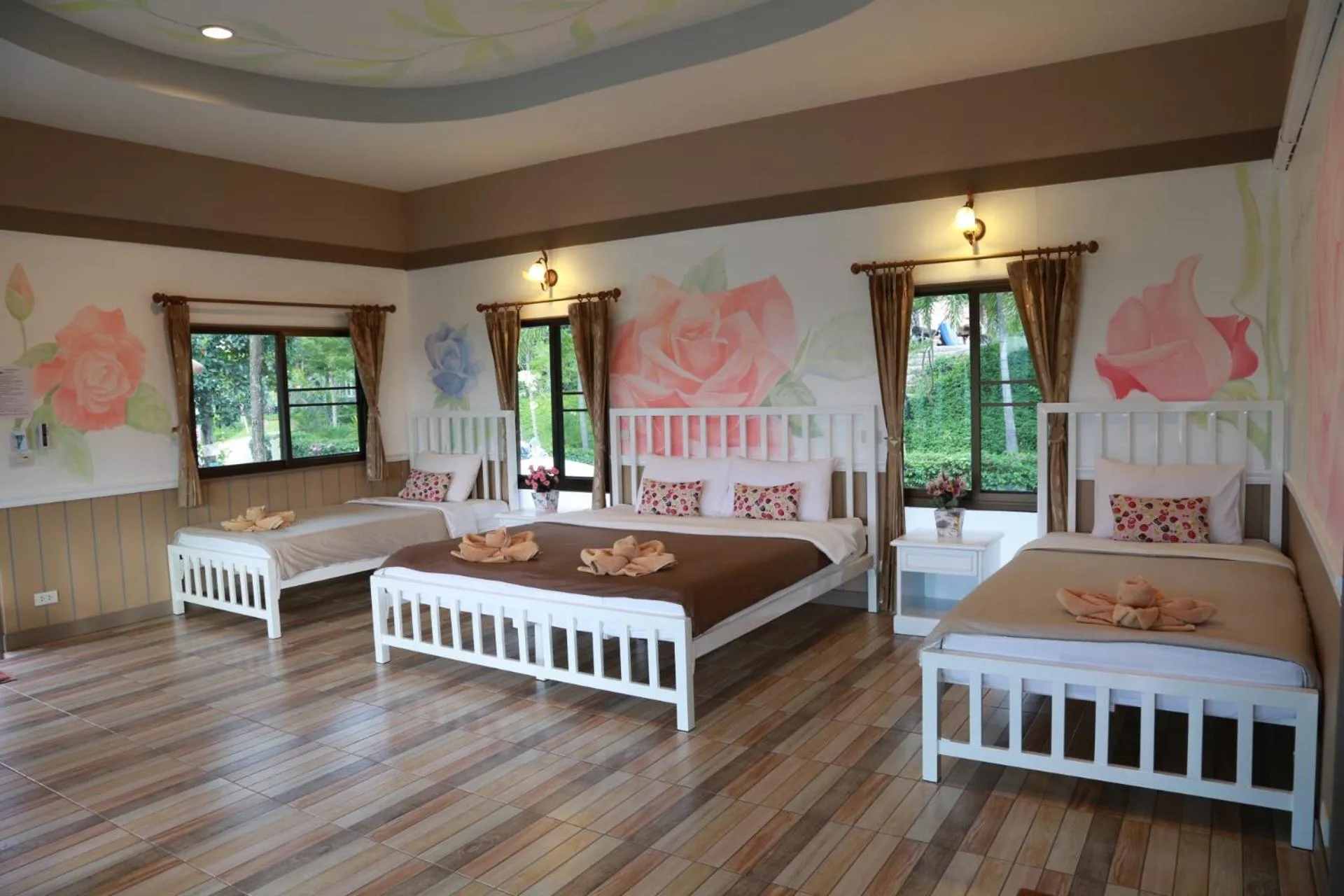 Bed in TonSilp Art Home