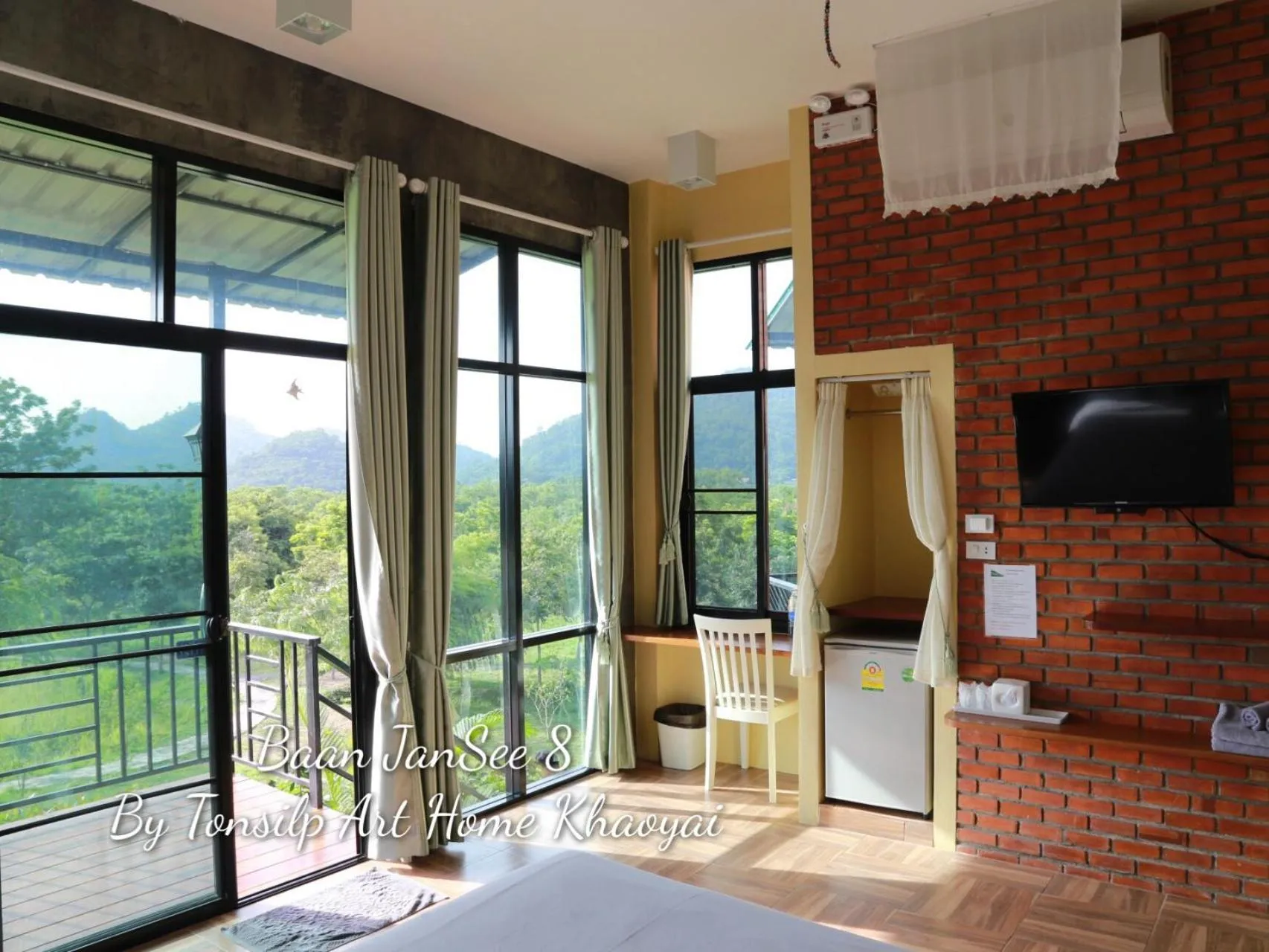 Bed in TonSilp Art Home