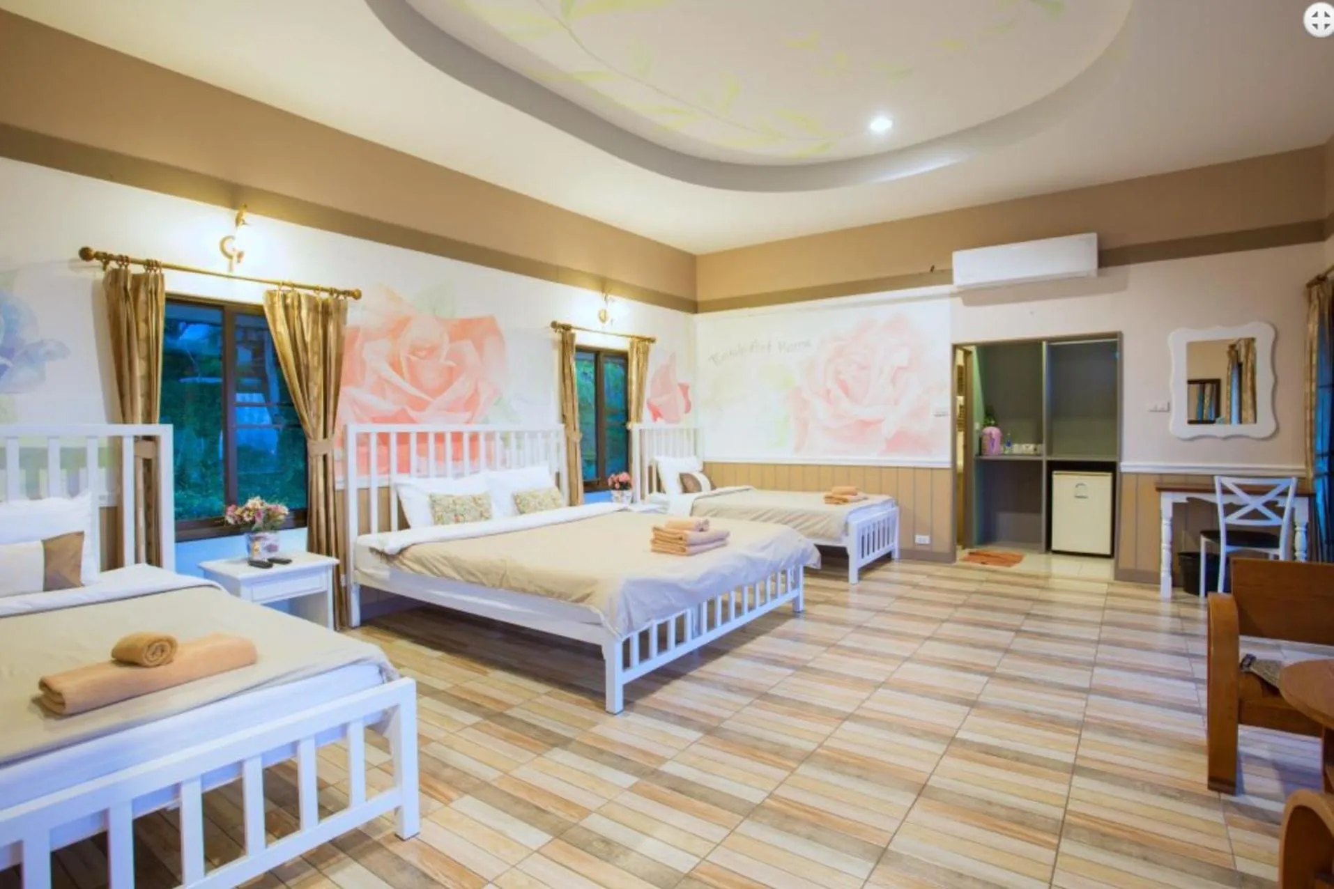 Bed in TonSilp Art Home