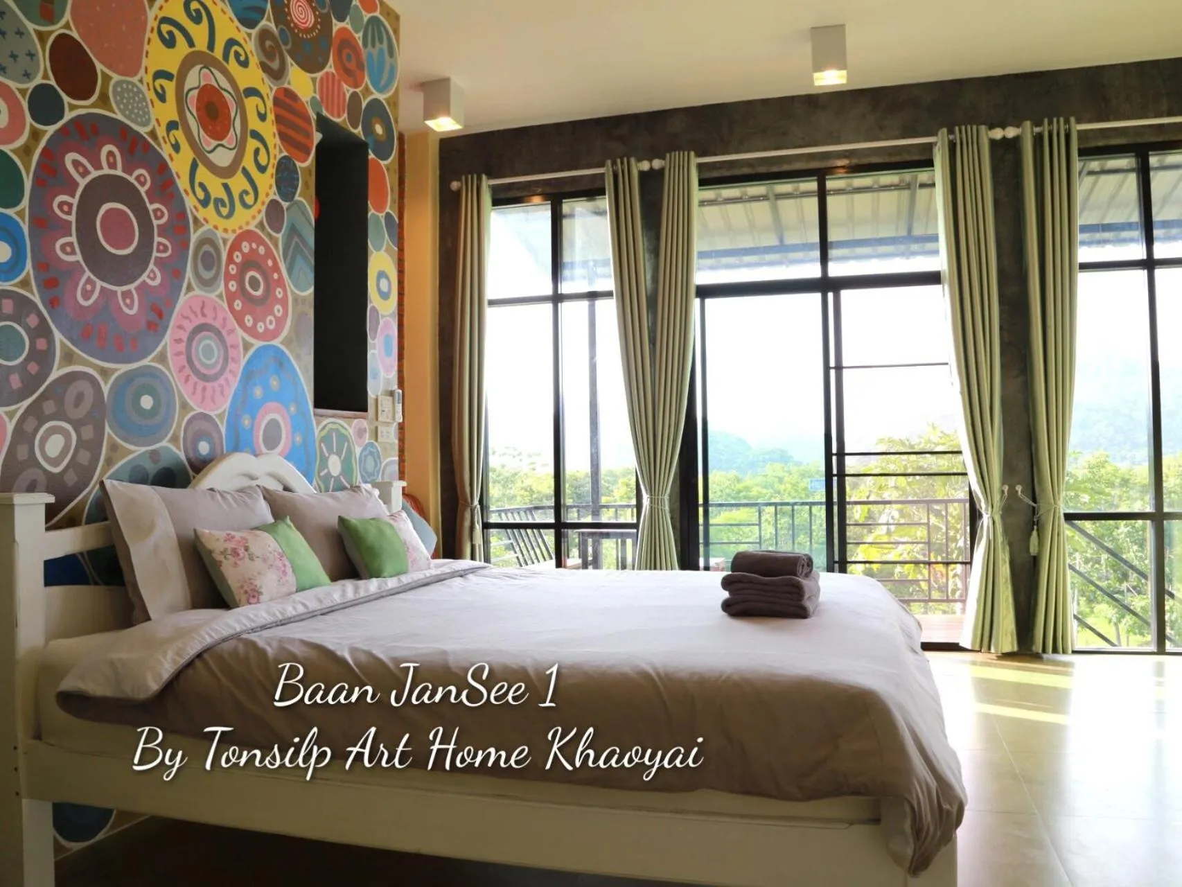 Bed in TonSilp Art Home