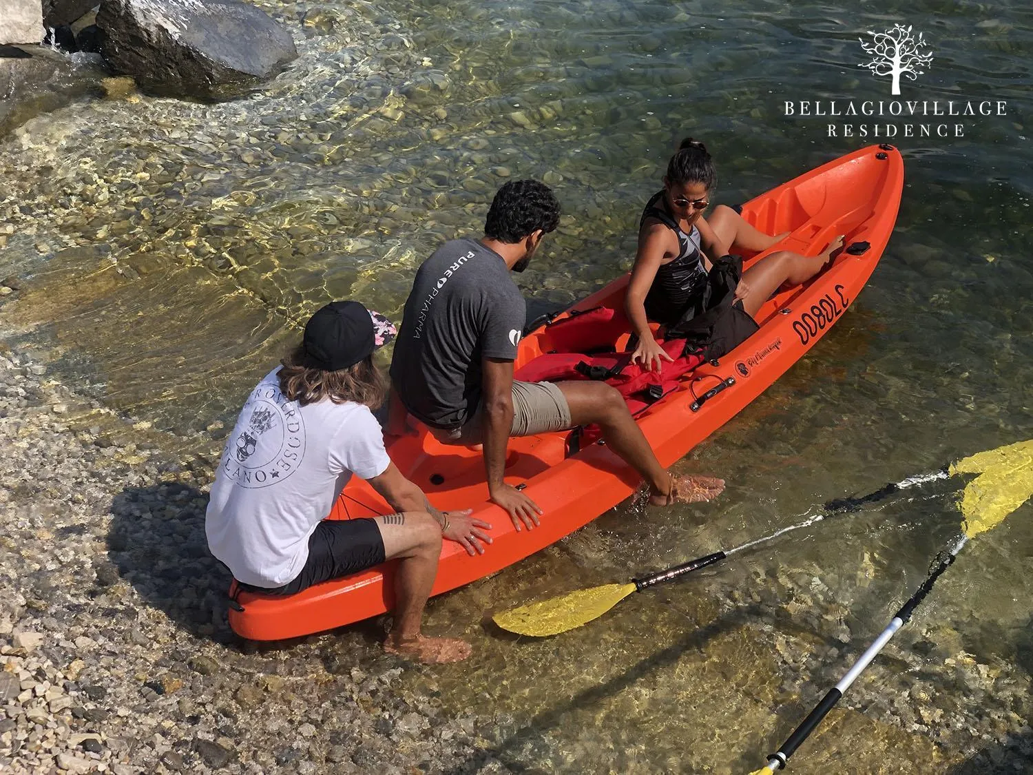 Restaurant/places to eat in Bellagio Village - Holiday Apartments by the Lake - Seasonal Warm Pool and Sauna