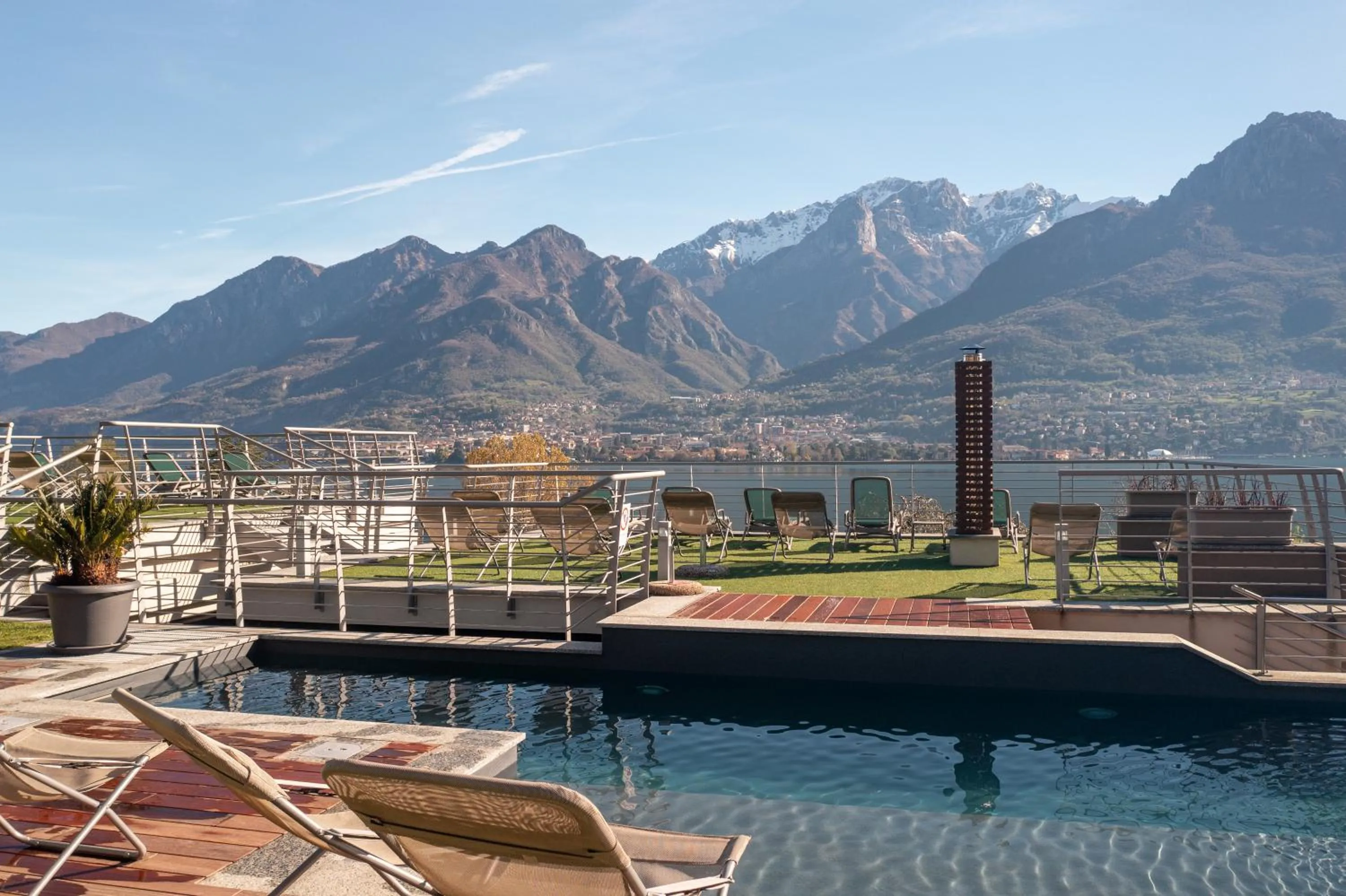Solarium in Bellagio Village - Holiday Apartments by the Lake - Seasonal Warm Pool and Sauna