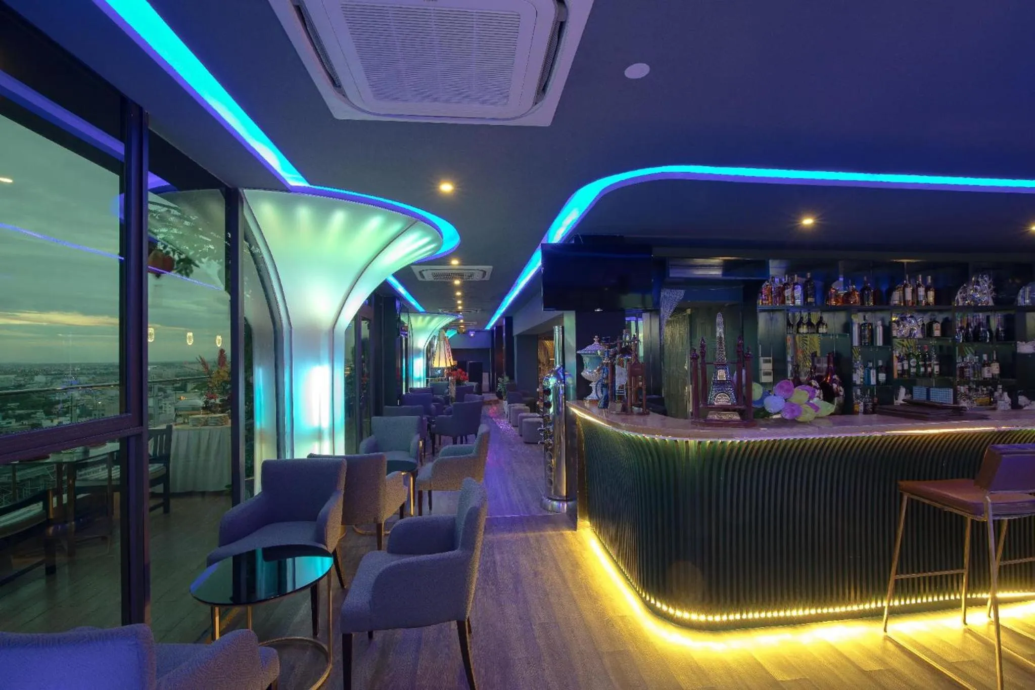 Lounge or bar in Cicilia Hotels & Spa Danang