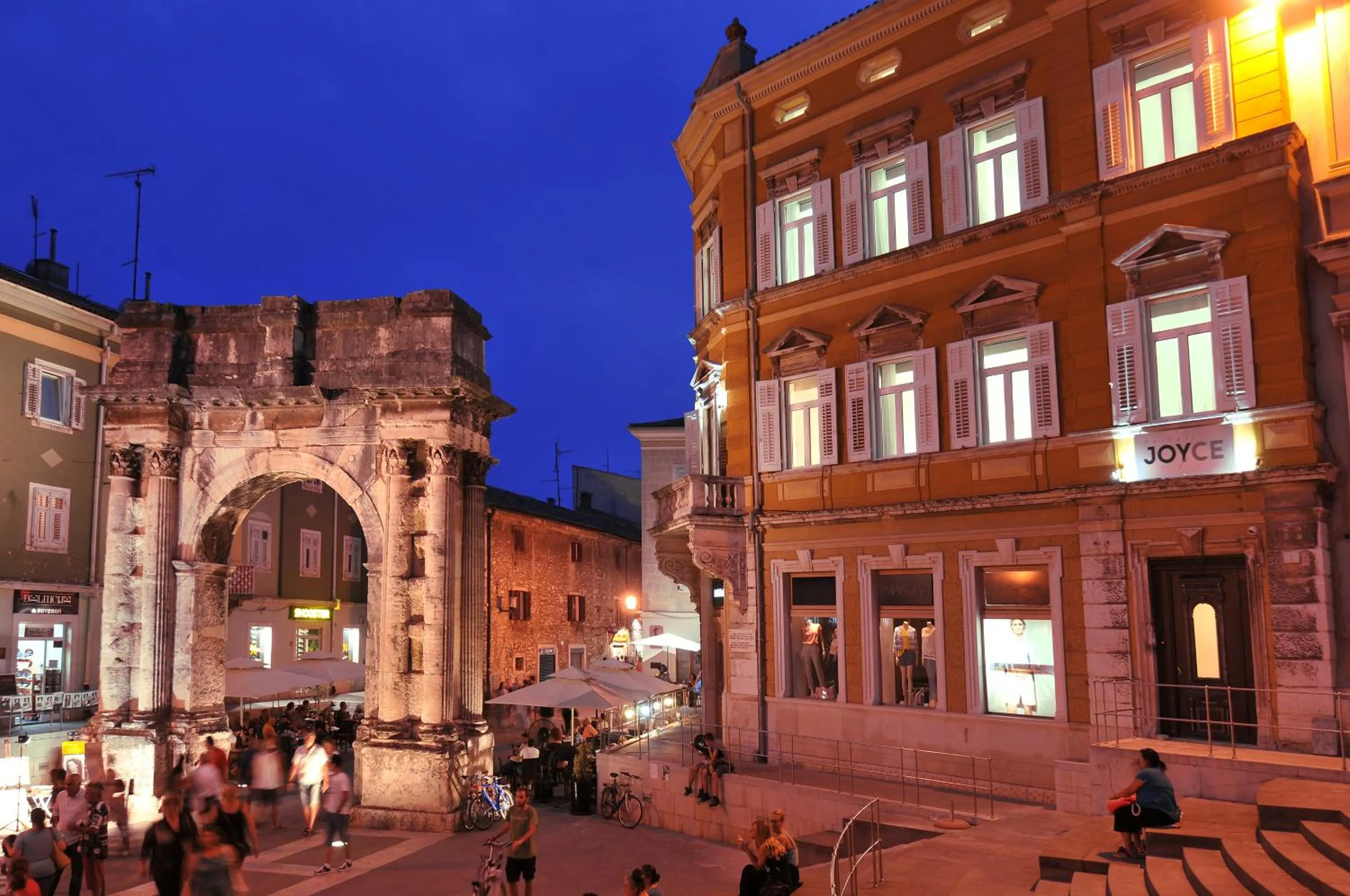 Night in Boutique Suites Joyce