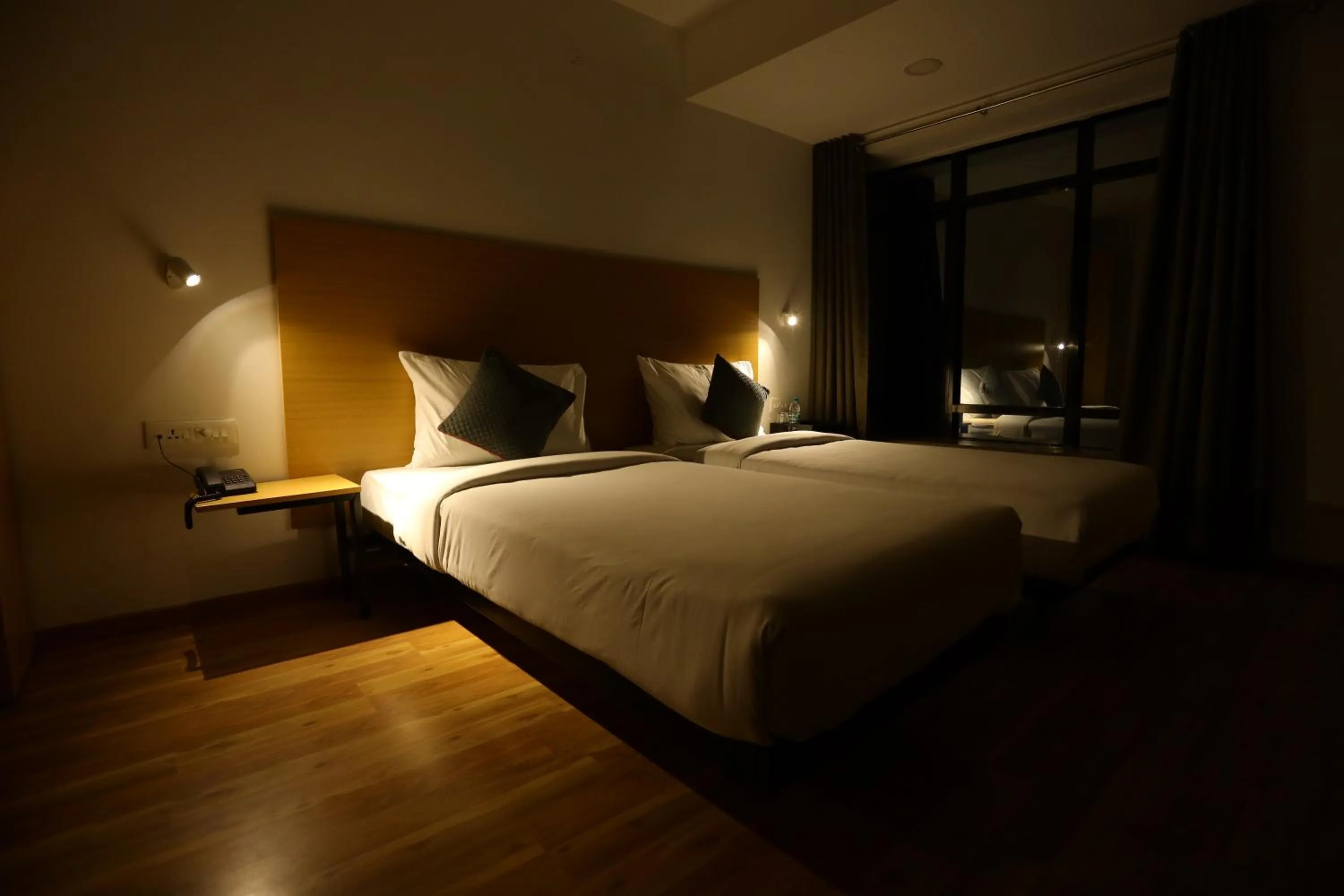 Bedroom, Bed in Grey Oak Hotel