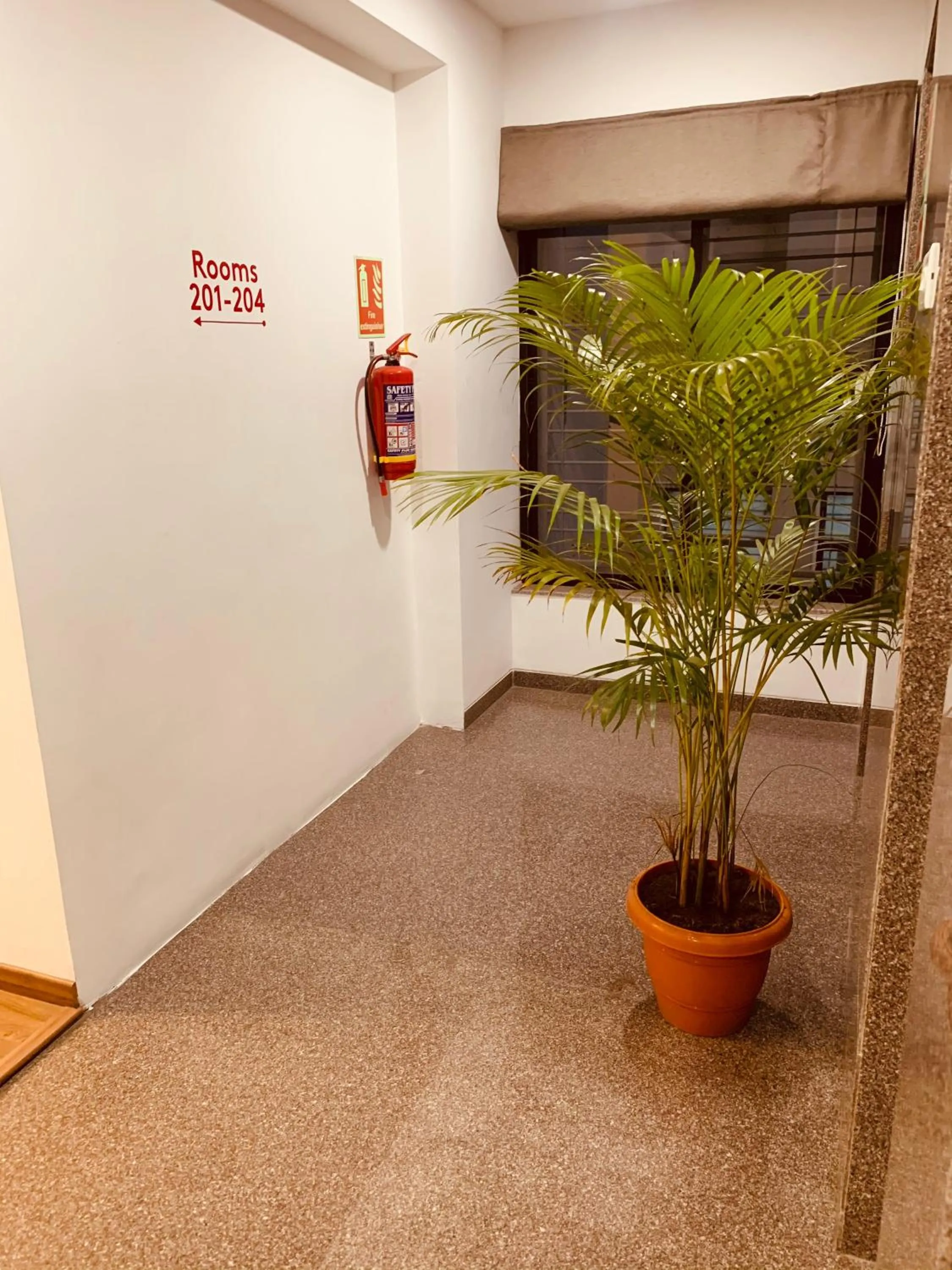 Area and facilities in Grey Oak Hotel