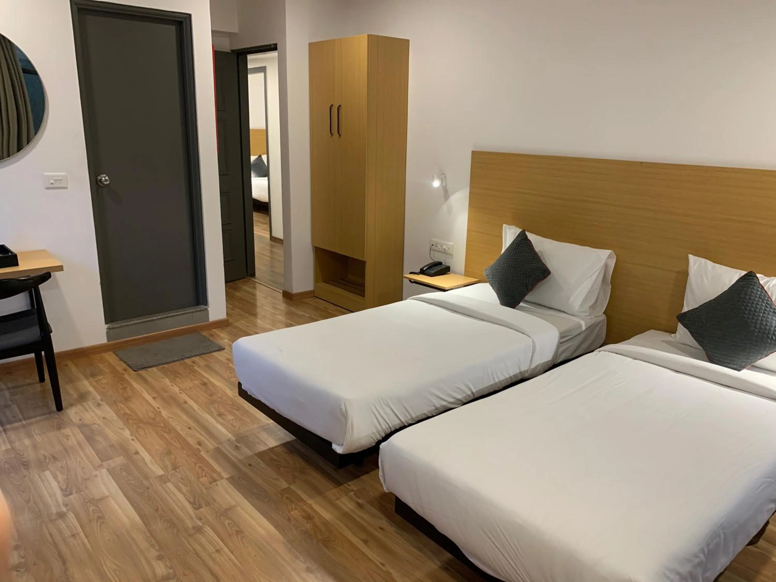 Bedroom, Bed in Grey Oak Hotel