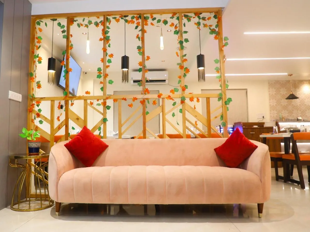 Restaurant/places to eat in Triton Suites By Bestinn Leisure