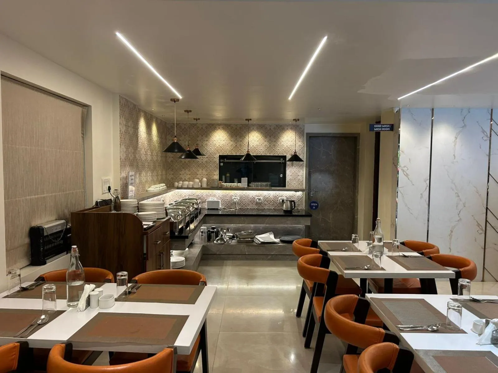 Restaurant/places to eat in Triton Suites By Bestinn Leisure