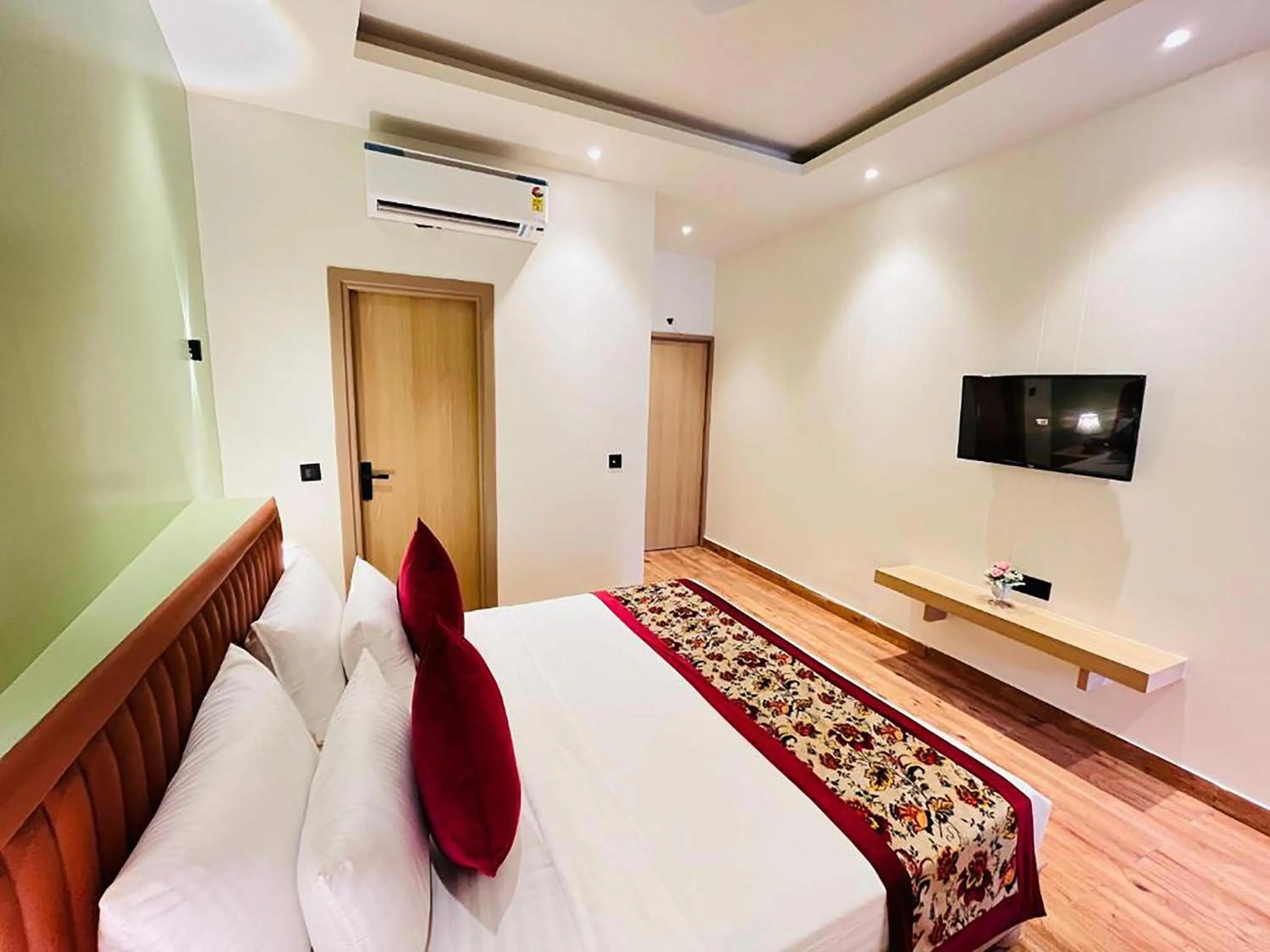 Bed in Hotel Punj E Tara Anand Vihar Vaishali Ghaziabad
