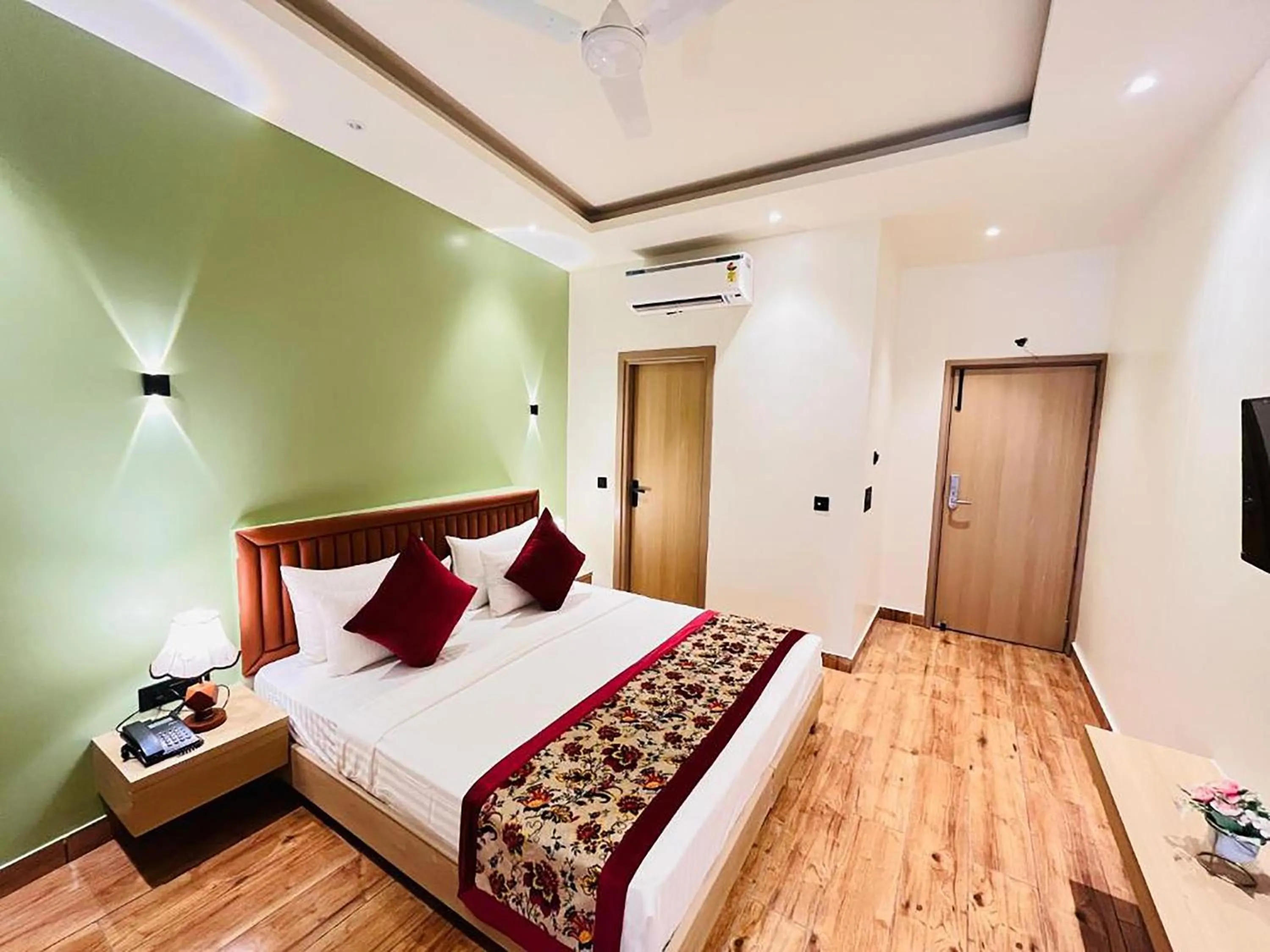 Bed in Hotel Punj E Tara Anand Vihar Vaishali Ghaziabad