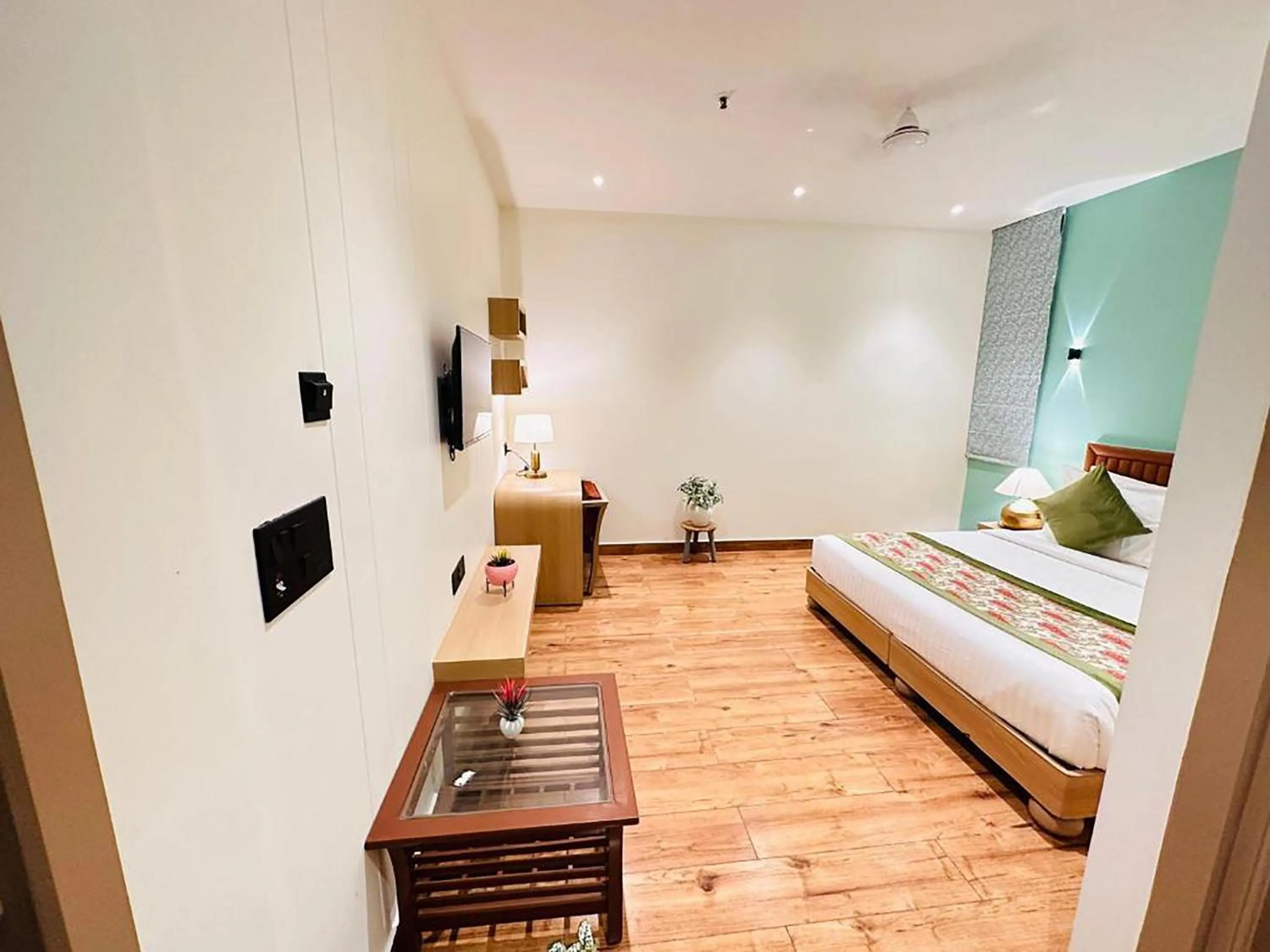 Communal lounge/ TV room in Hotel Punj E Tara Anand Vihar Vaishali Ghaziabad