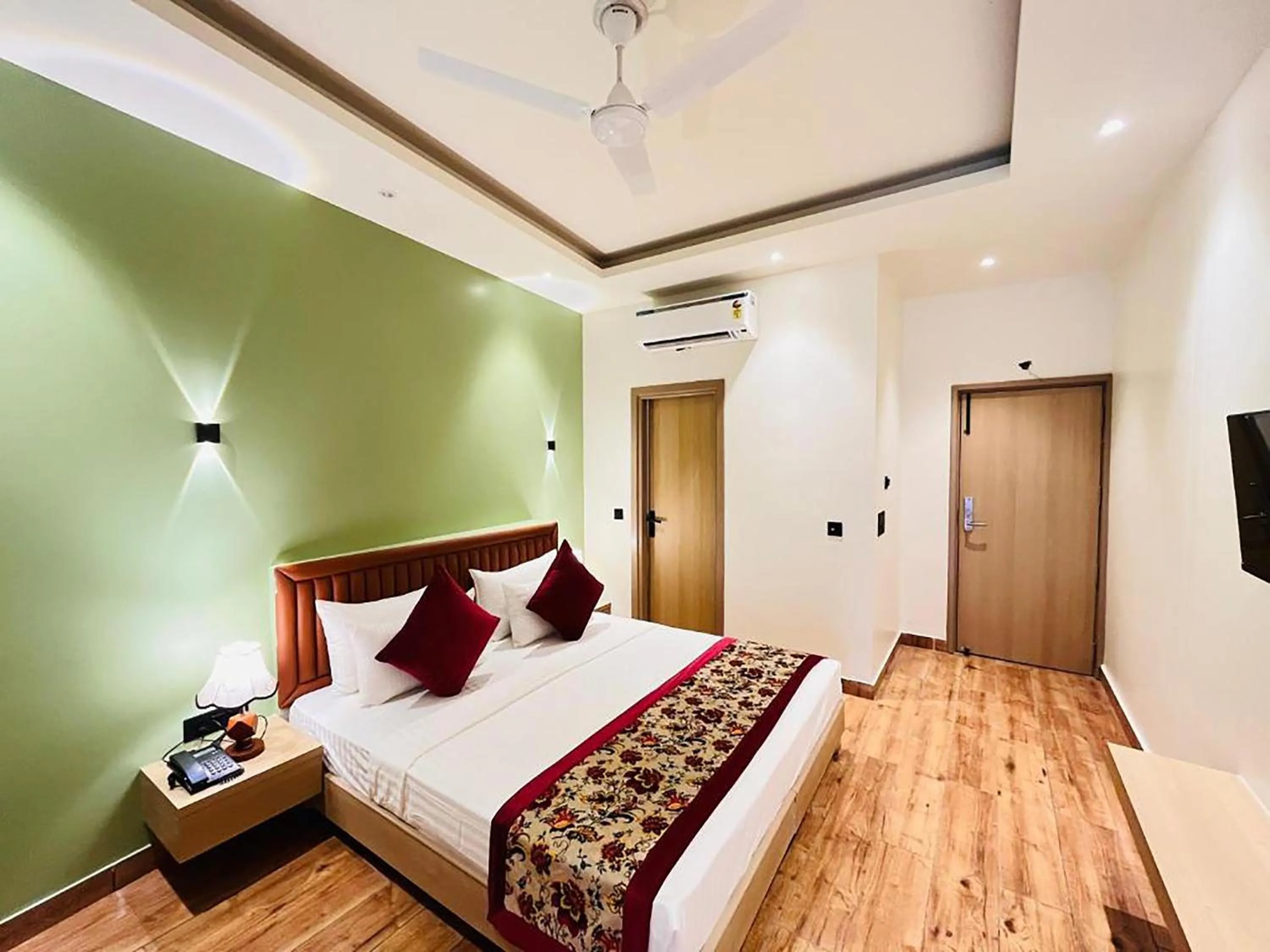 Bed in Hotel Punj E Tara Anand Vihar Vaishali Ghaziabad