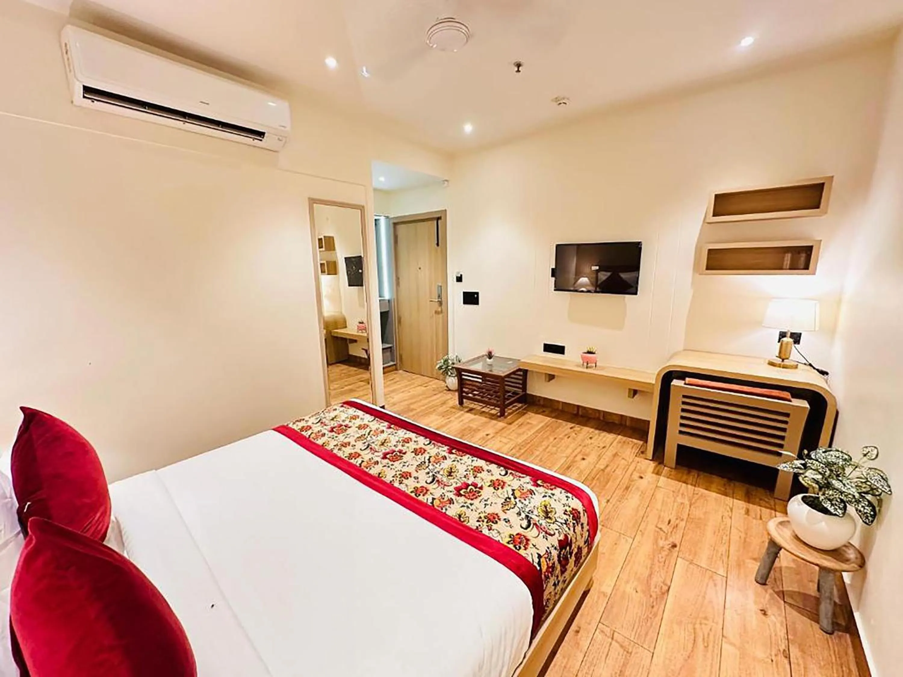 Communal lounge/ TV room in Hotel Punj E Tara Anand Vihar Vaishali Ghaziabad