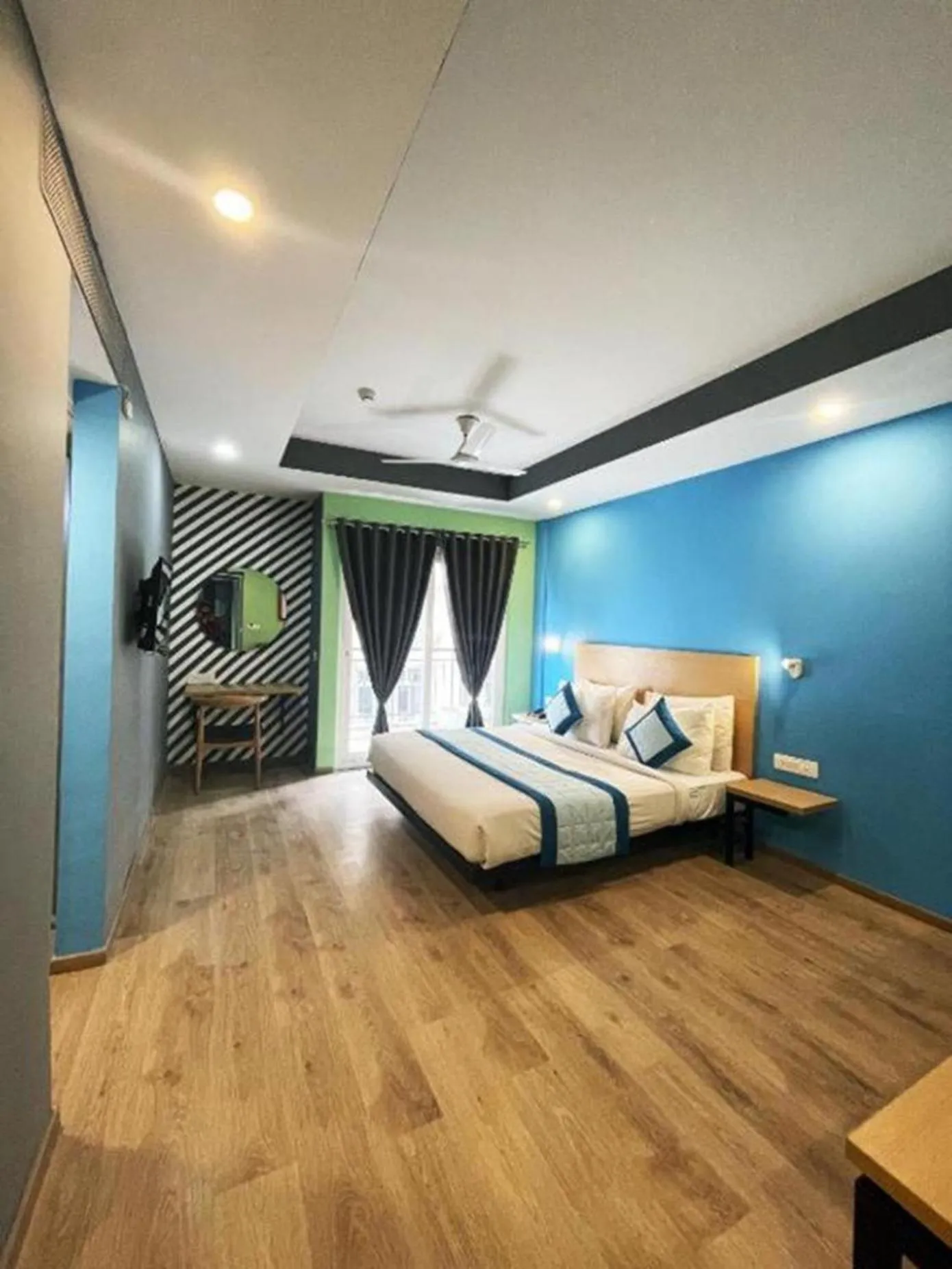 Bed in The Roseman Hotel & Suites