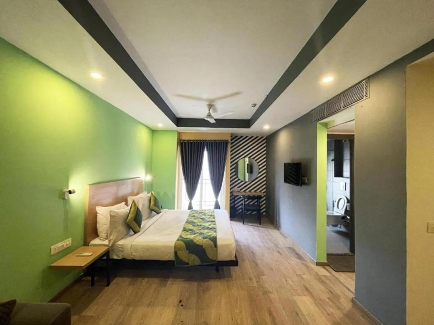 Bed in The Roseman Hotel & Suites