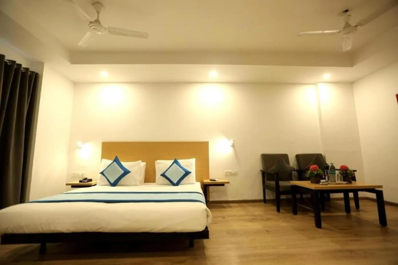 Bed in The Roseman Hotel & Suites