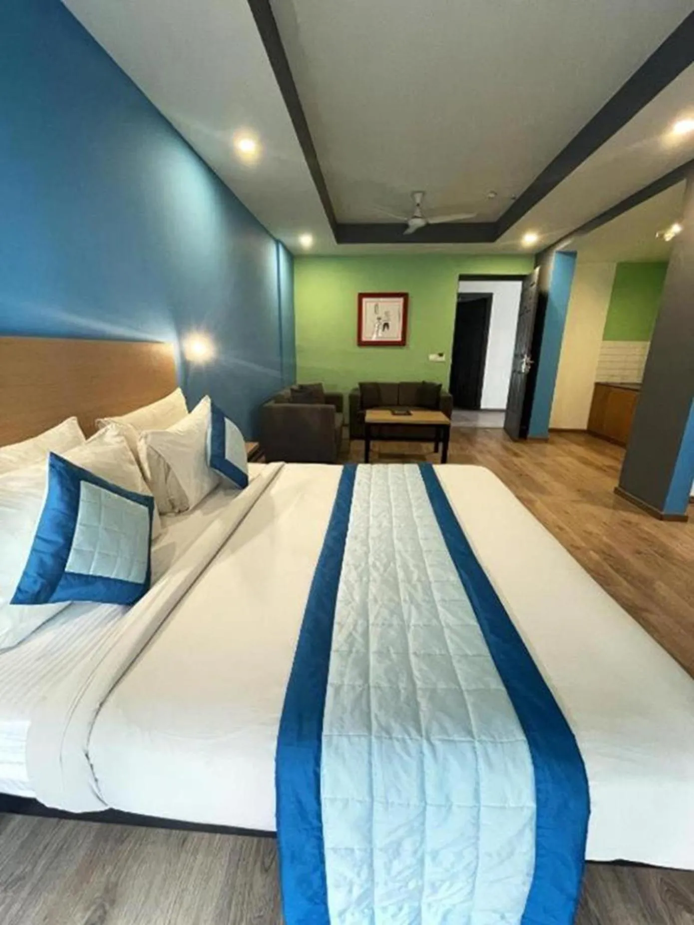 Bed in The Roseman Hotel & Suites