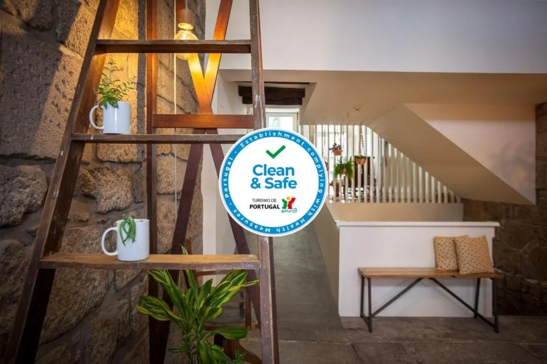 Logo/Certificate/Sign in Being Porto Hostel