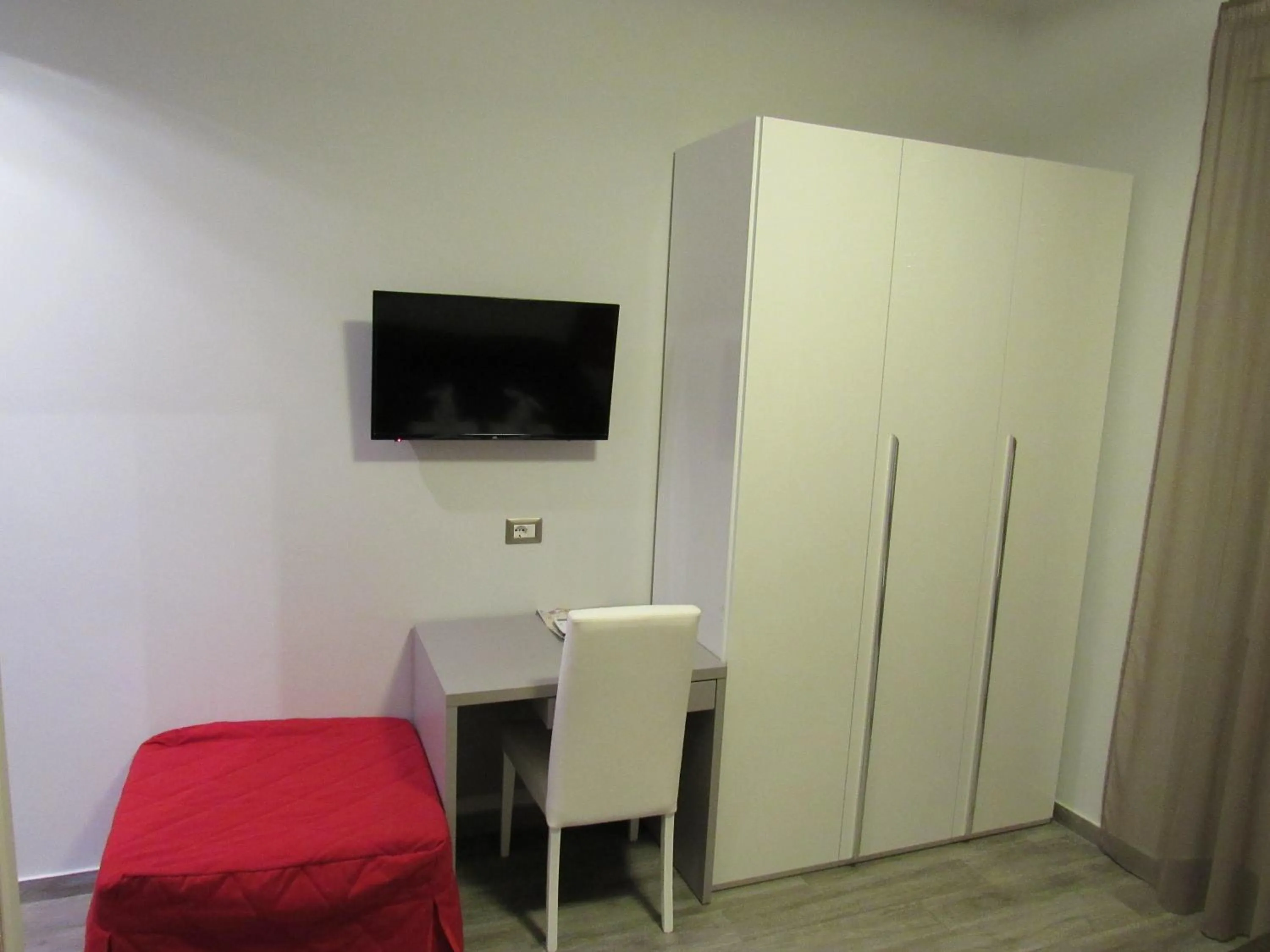 Other, TV/Entertainment Center in Pianeta Roma