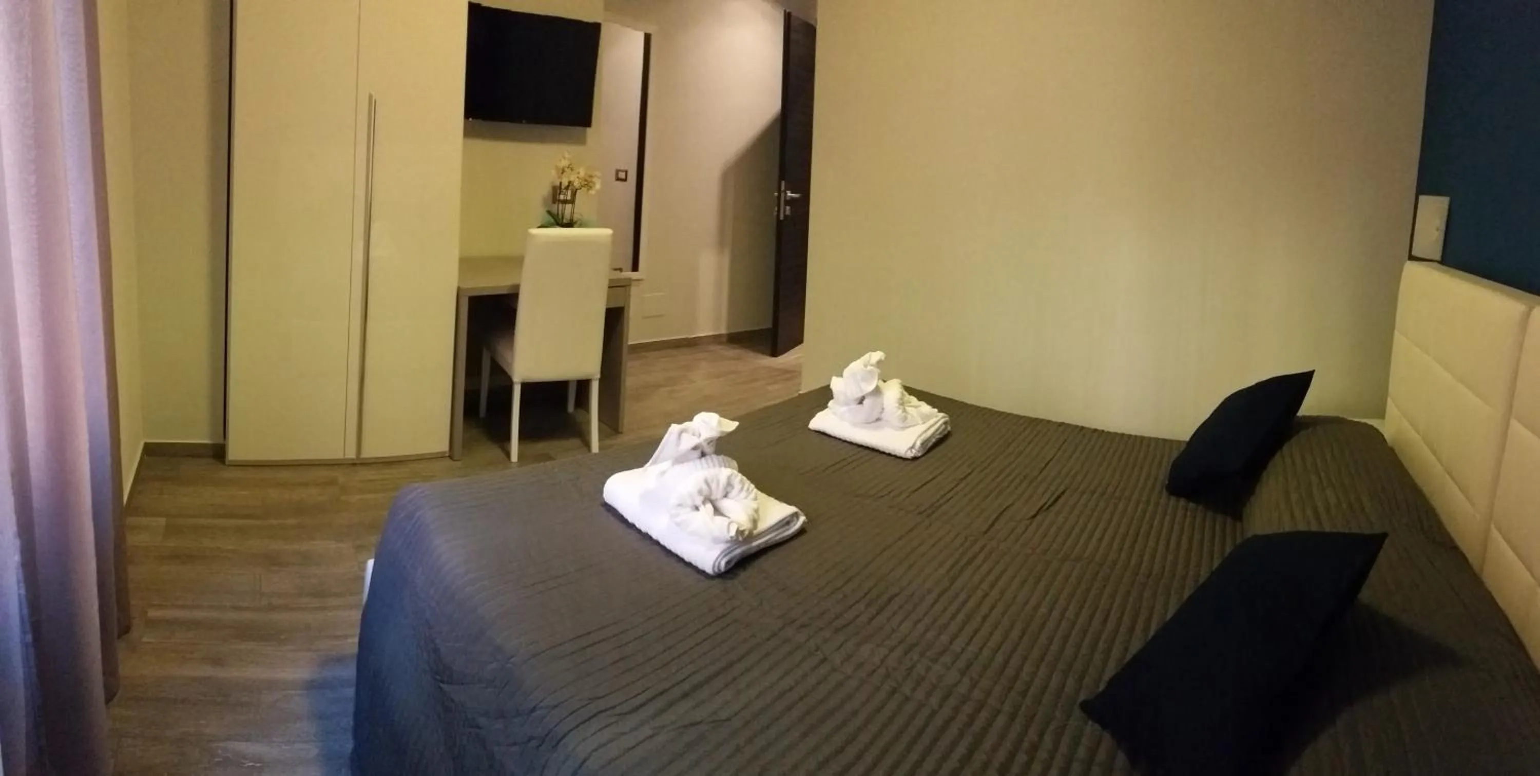 Other, TV/Entertainment Center in Pianeta Roma